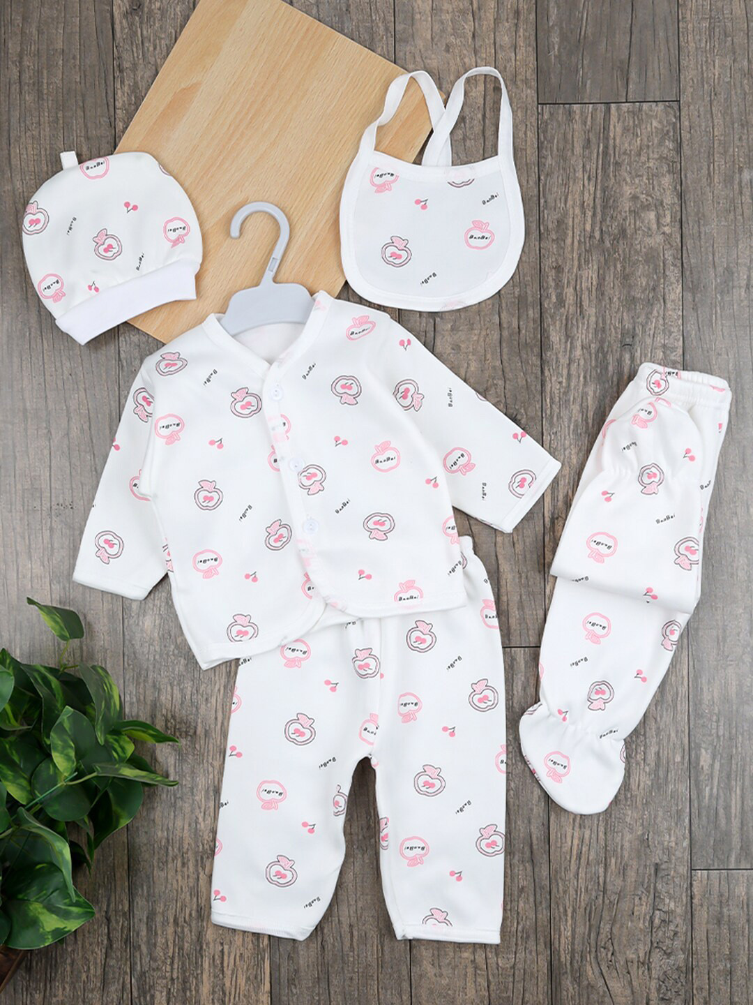 

Moms Home Infants 5 Pieces Printed Organic Cotton Baby Apparel Gift Set, White
