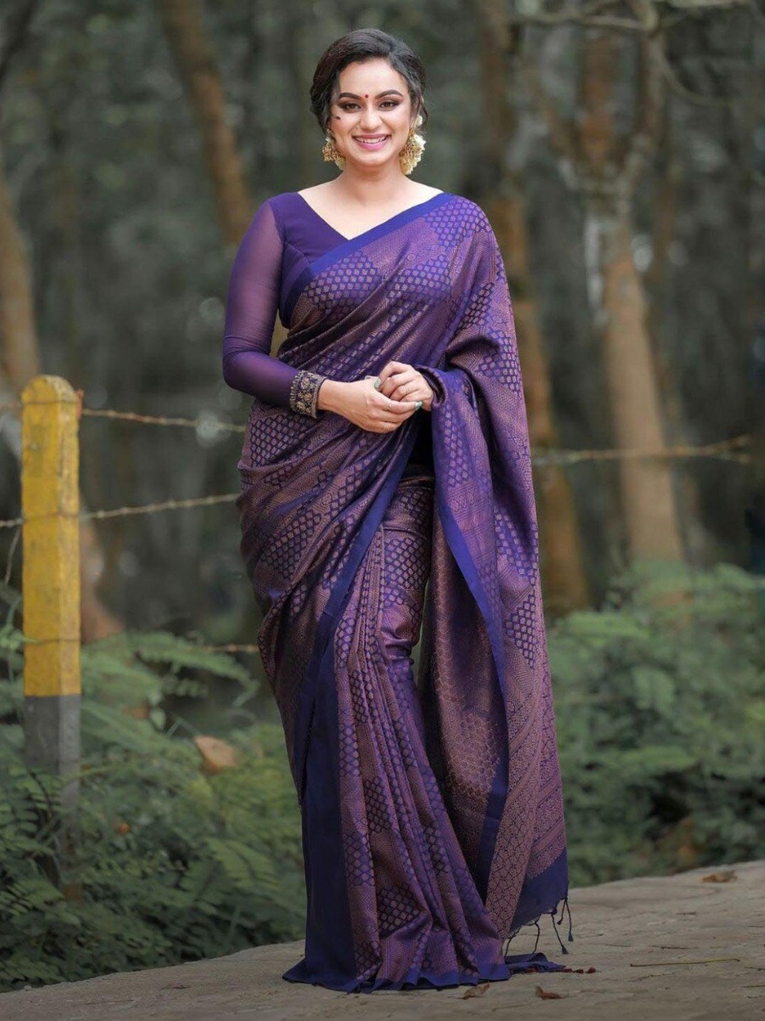 

KALINI Ethnic Motifs Woven Design Zari Saree, Purple