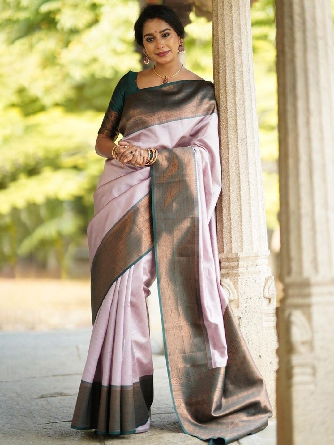 

KALINI Woven Design Zari Saree, Pink