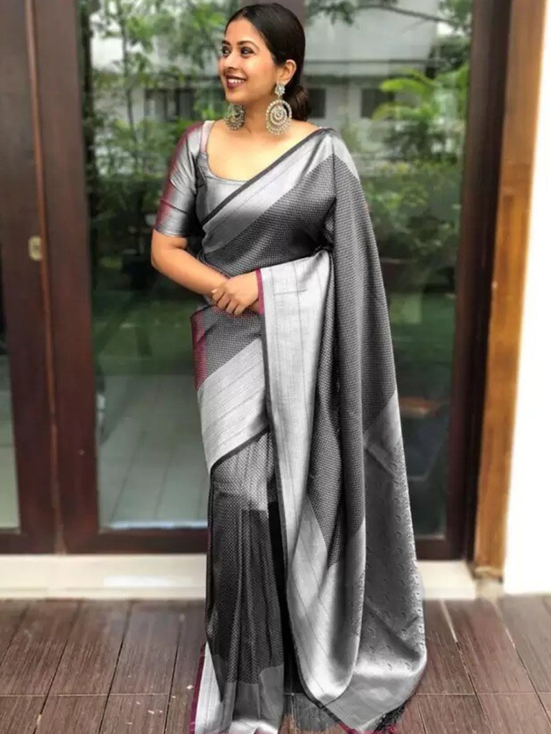 

KALINI Geometric Woven Design Zari Art Silk Saree, Grey