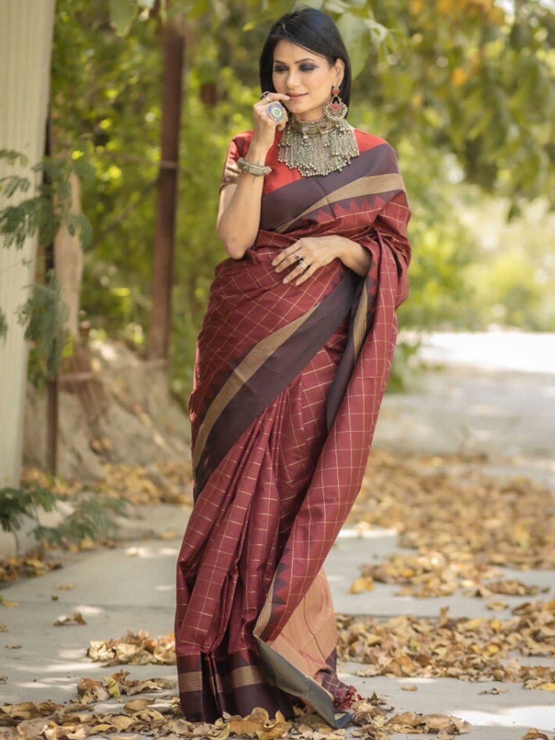 

KALINI Checked Zari Saree, Maroon