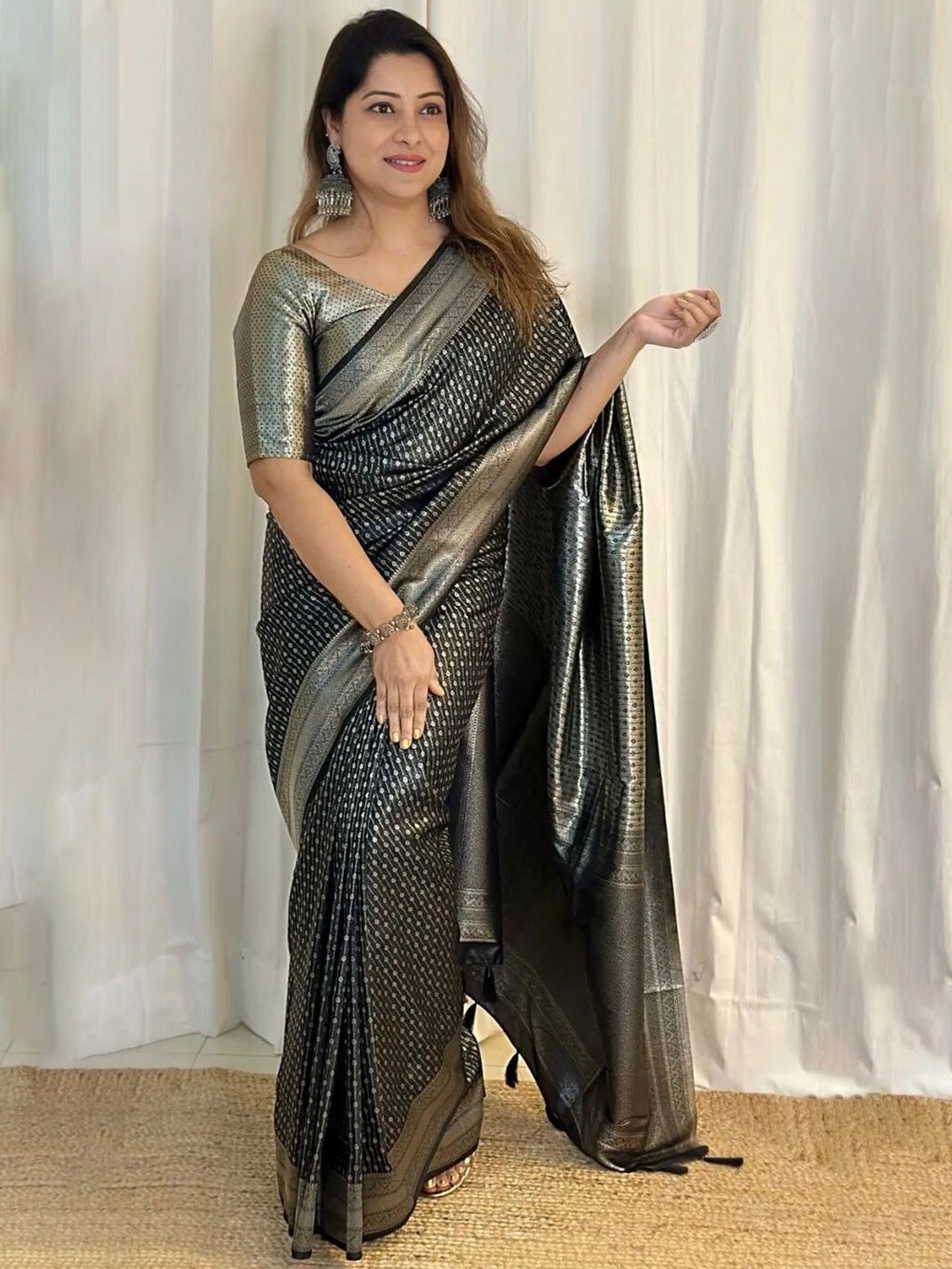 

KALINI Woven Design Zari Saree, Black