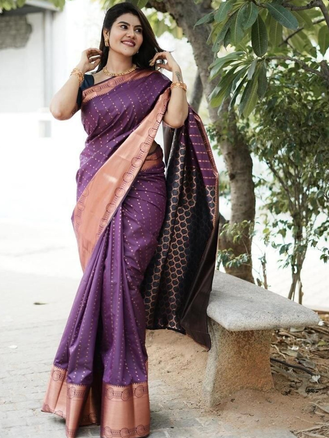 

KALINI Ethnic Motifs Woven Design Zari Art Silk Saree, Purple