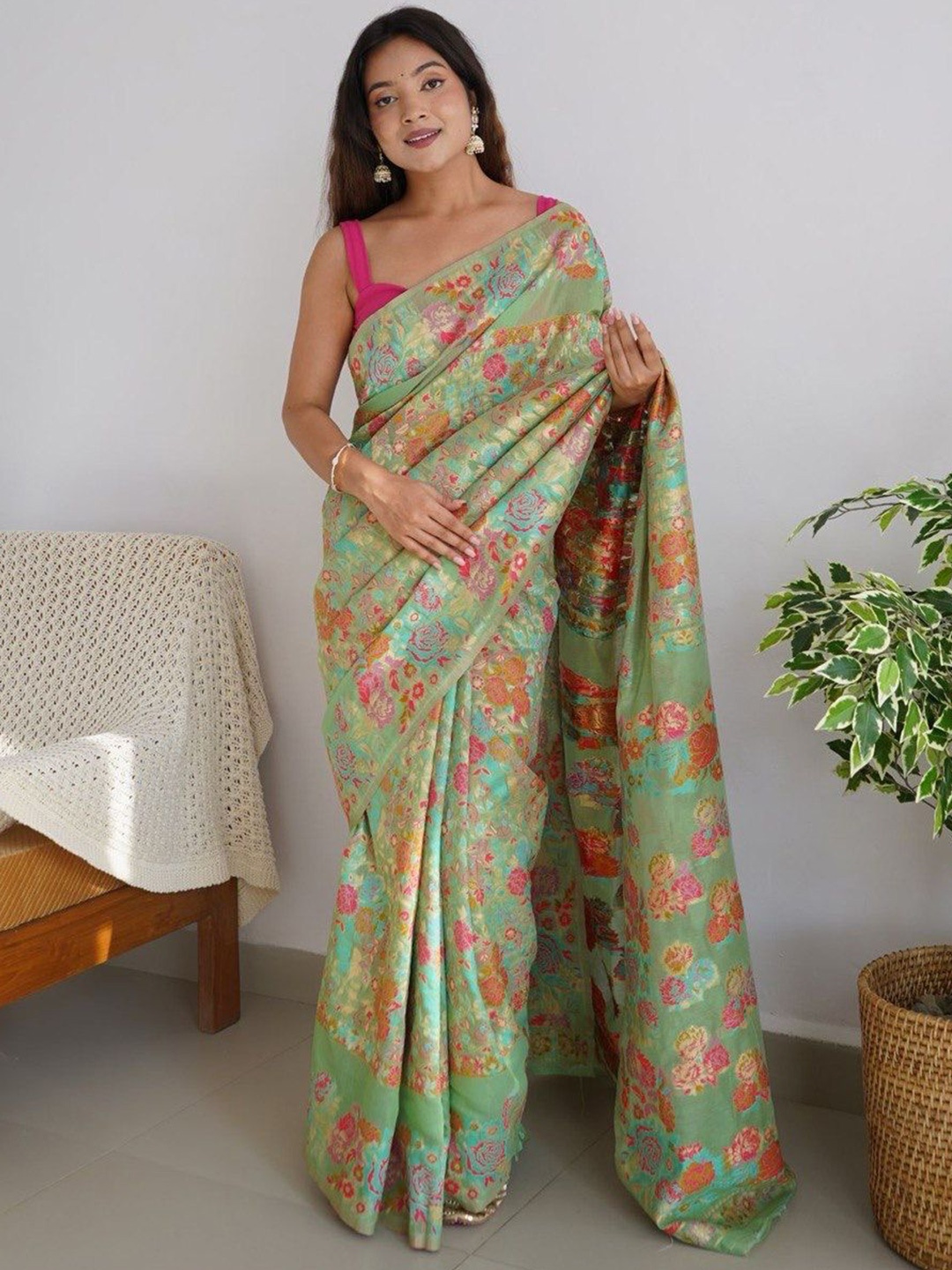

KALINI Floral Woven Design Zari Art Silk Saree, Green