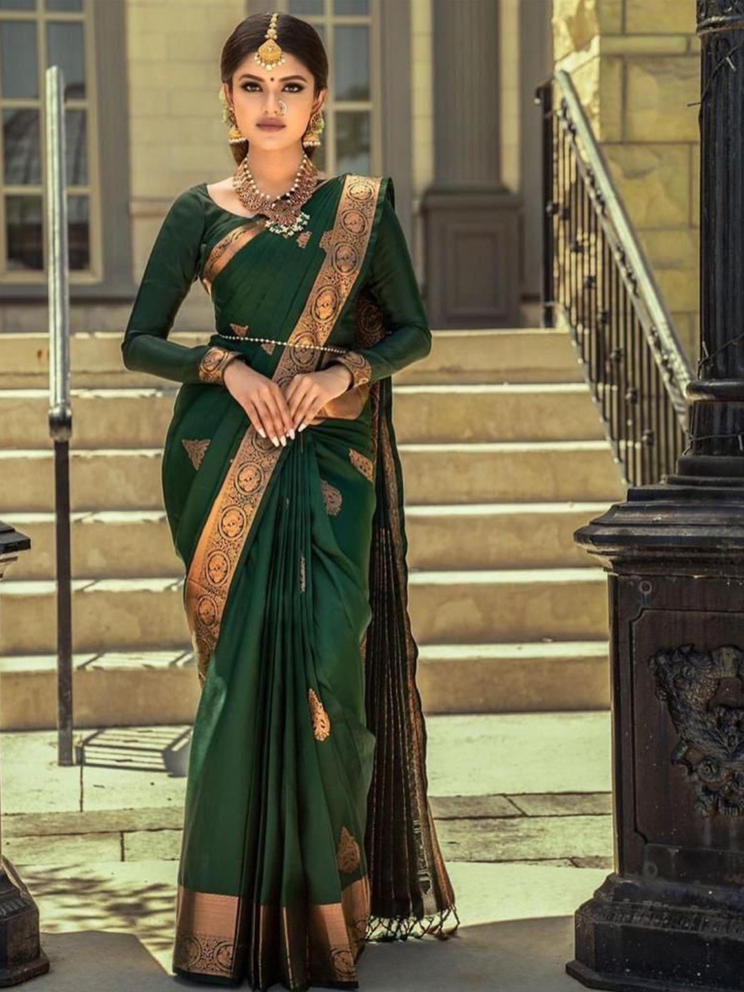 

KALINI Ethnic Motifs Woven Design Zari Art Silk Saree, Green