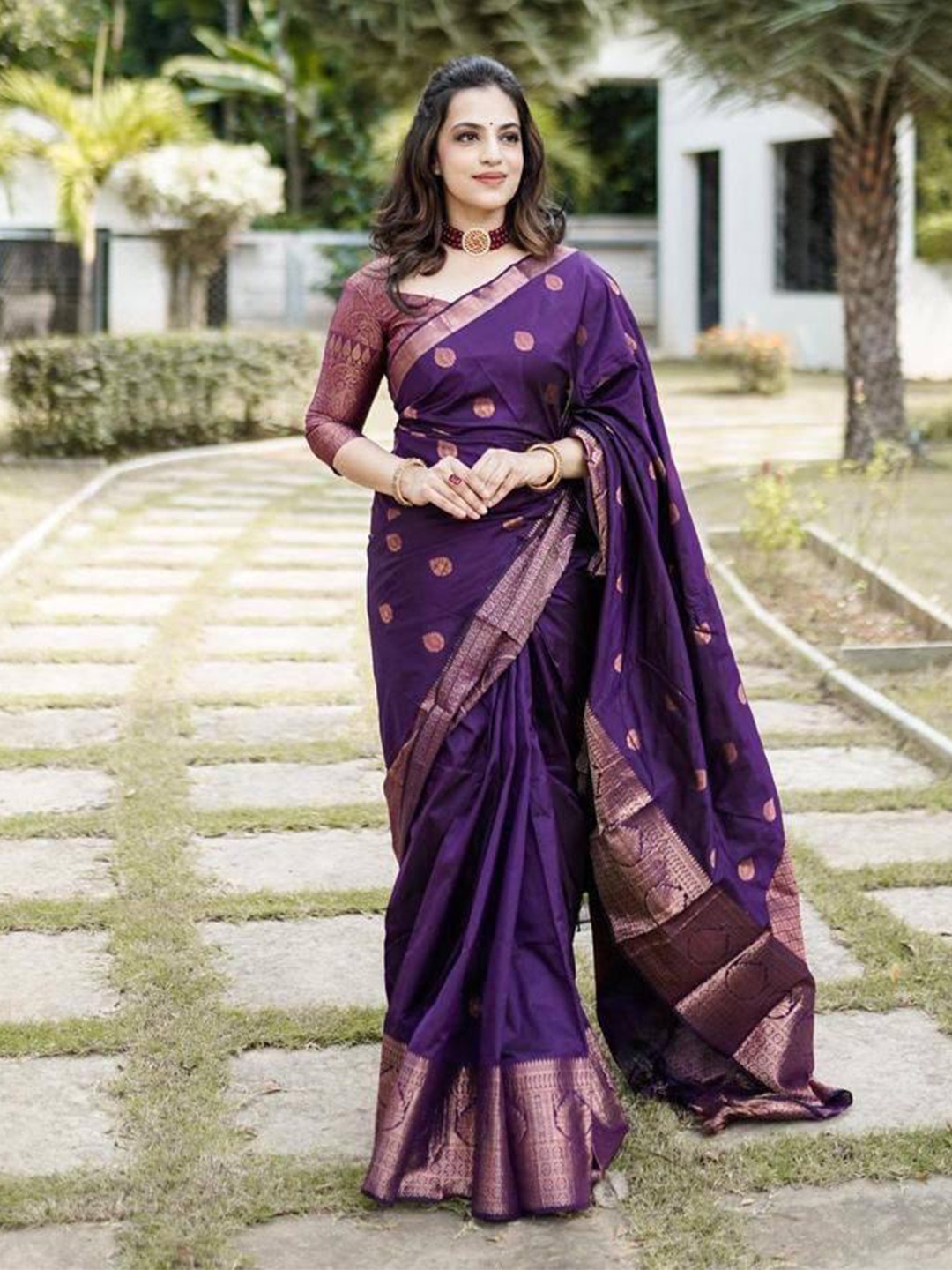 

KALINI Ethnic Motifs Woven Design Zari Saree, Purple