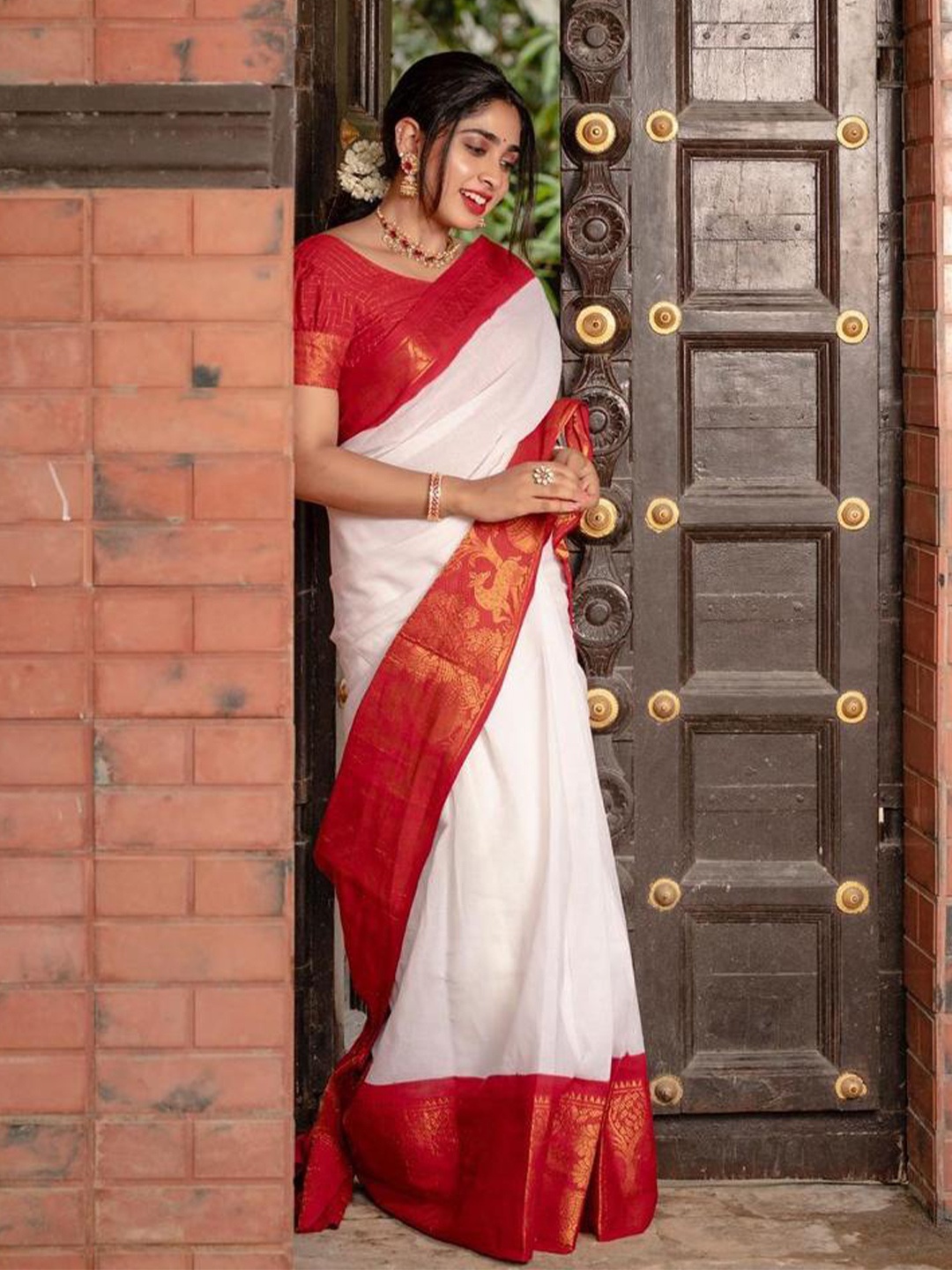 

KALINI Woven Design Border Zari Saree, White