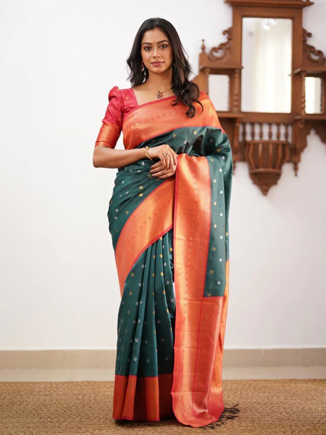 

KALINI Ethnic Motifs Woven Design Zari Saree, Green