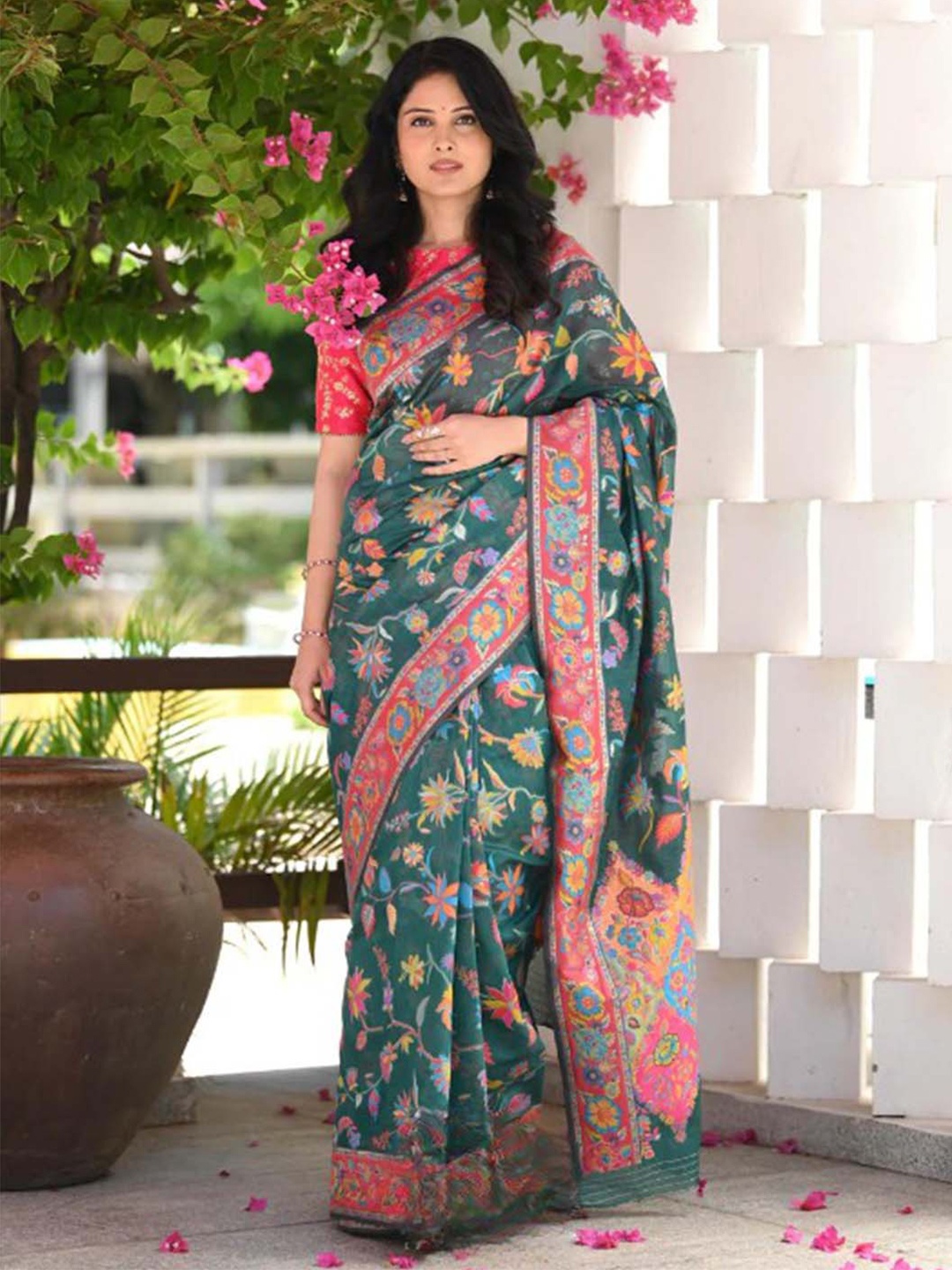 

KALINI Floral Woven Designed Saree, Green