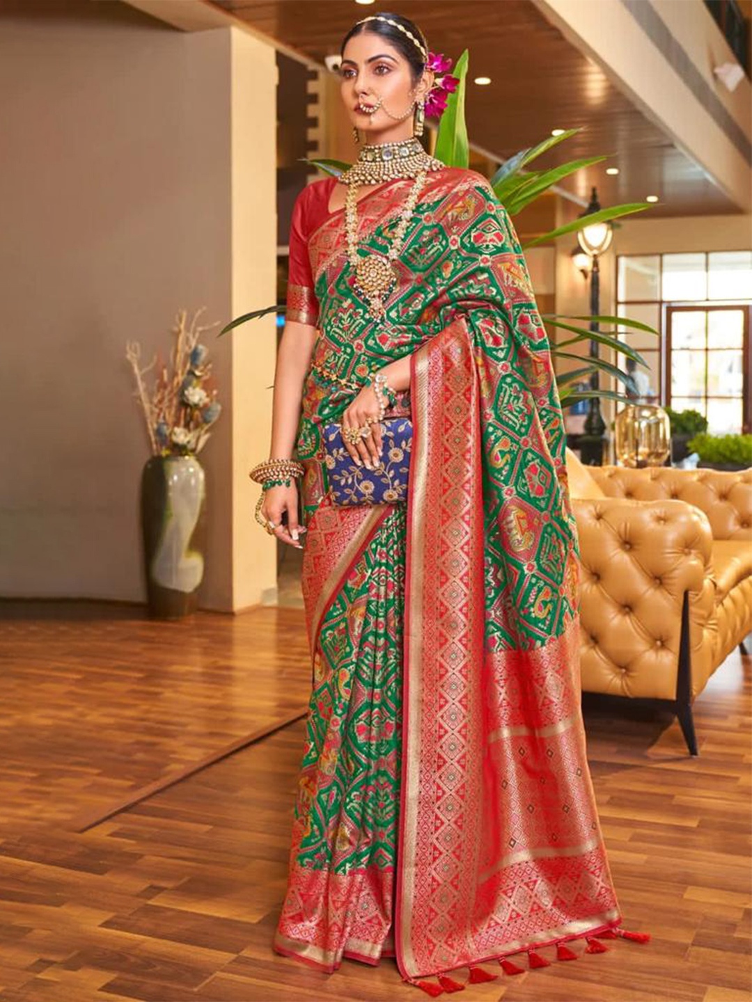 

KALINI Ethnic Motifs Woven Design Zari Saree, Green