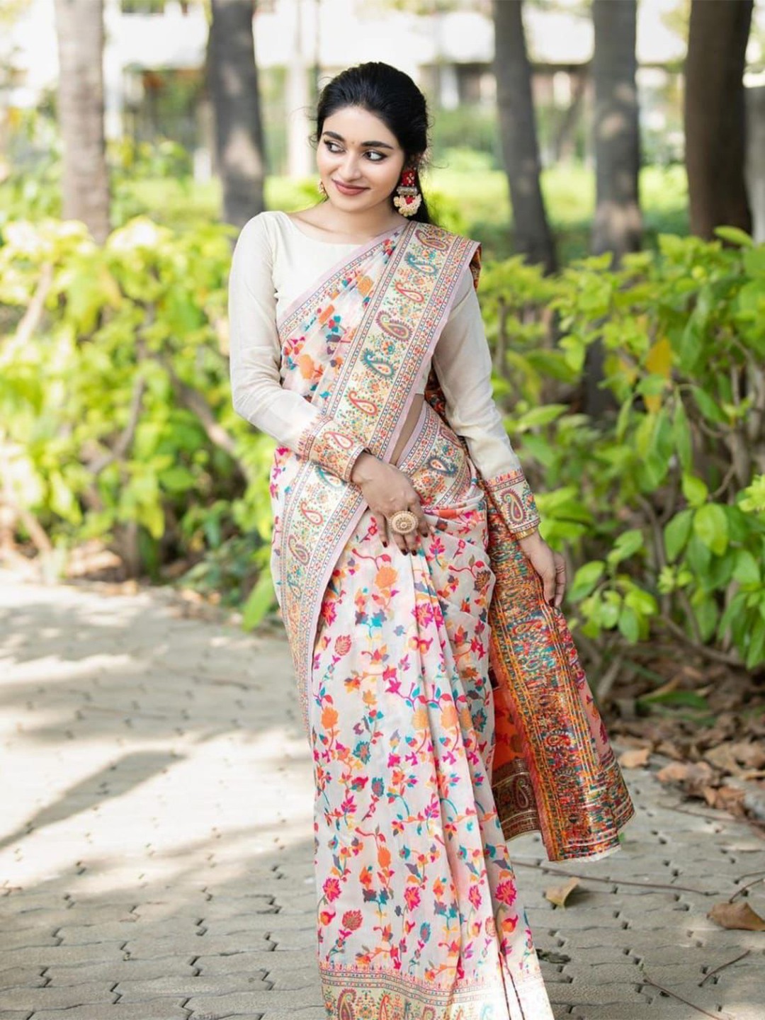 

KALINI Floral Woven Design Zari Saree, Cream