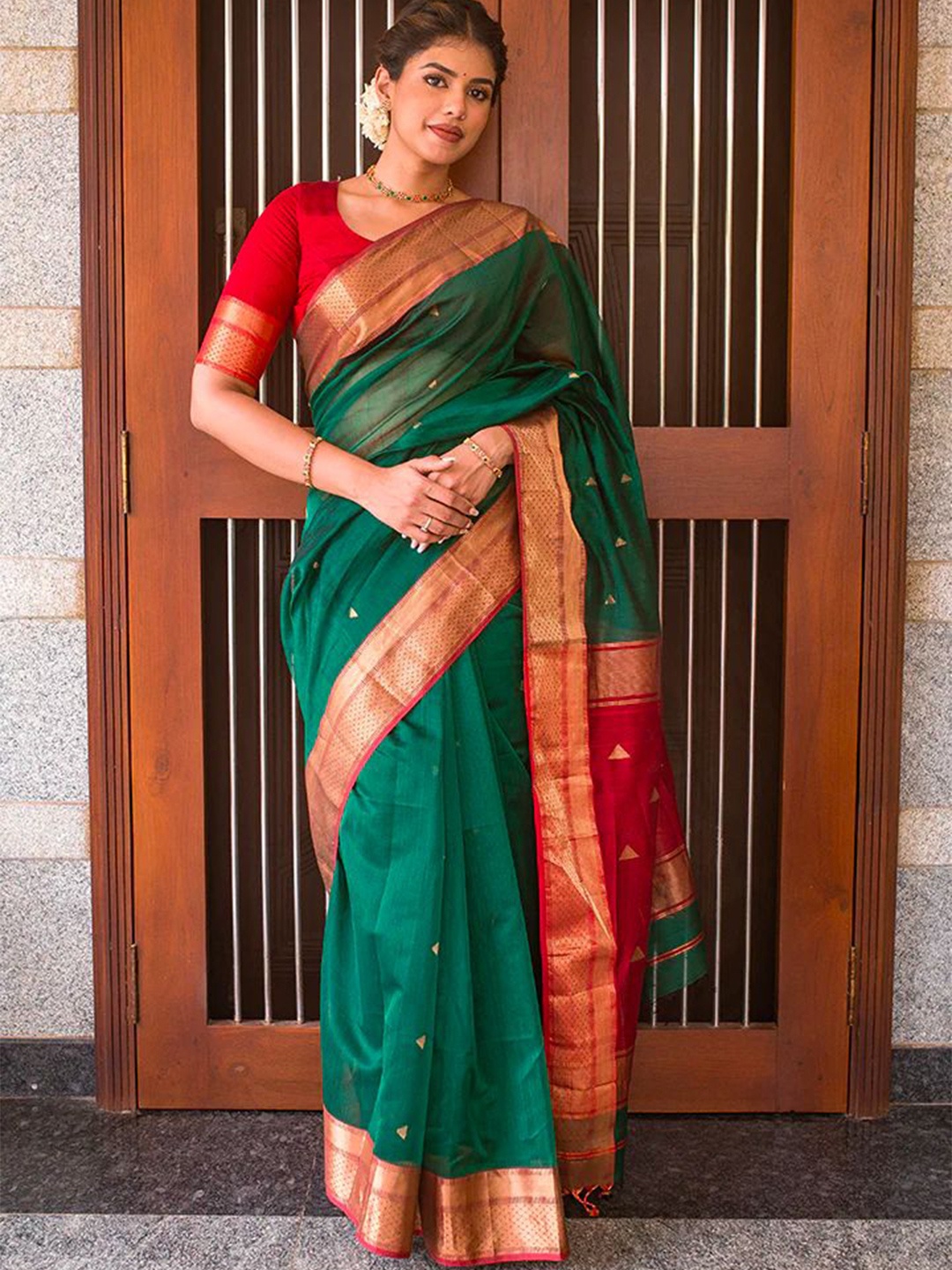 

KALINI Woven Design Zari Art Silk Saree, Green