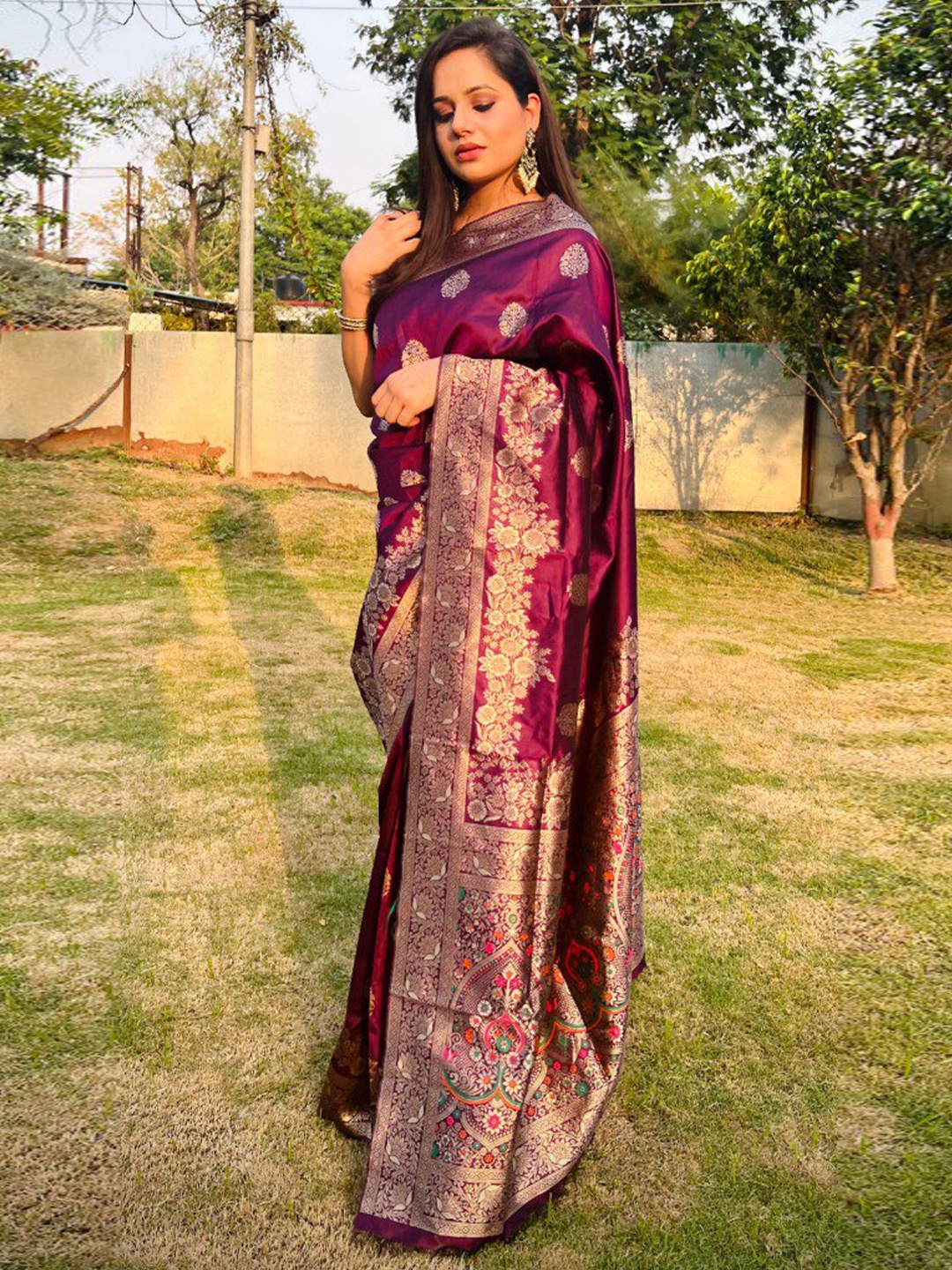 

KALINI Ethnic Motifs Woven Design Zari Saree, Purple