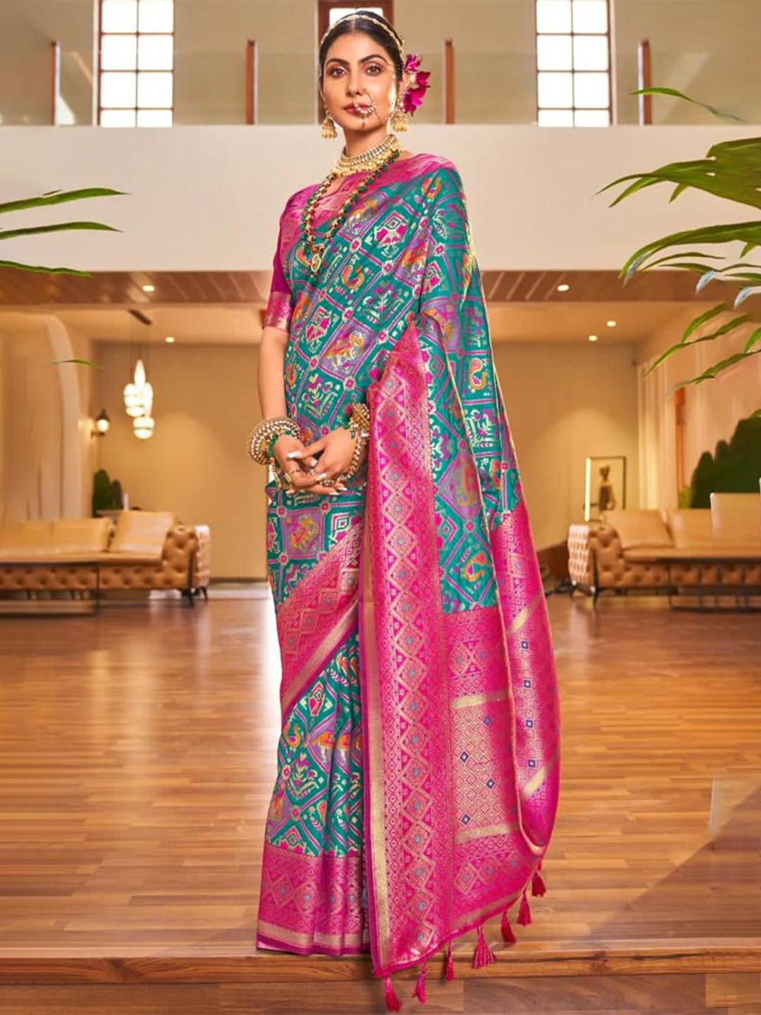 

KALINI Ethnic Motifs Woven Design Zari Saree, Green