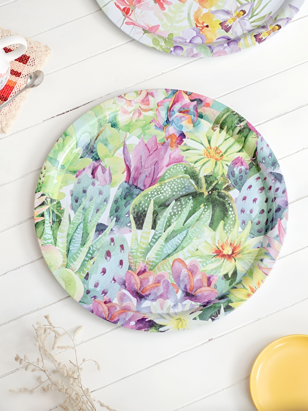 

THEDECORKART Green Printed Succulents Round Serving Tray