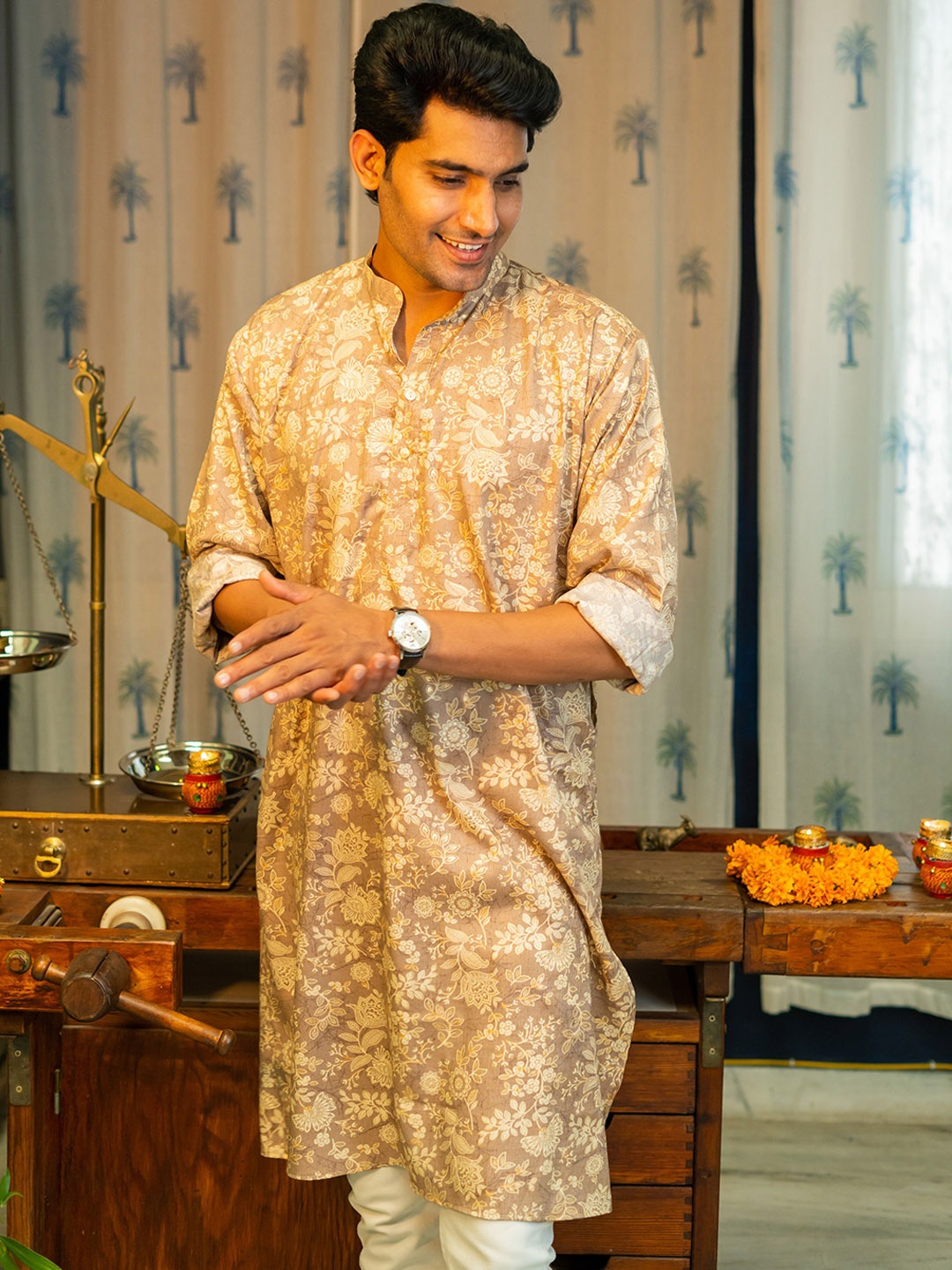 

Shasak Floral Printed Mandarin Collar Cotton Kurta, Brown
