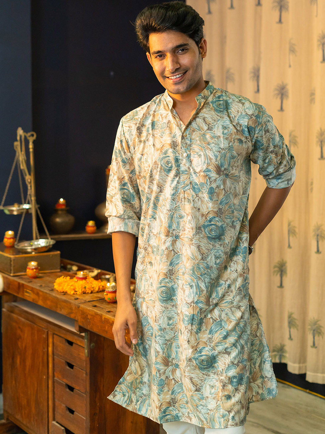 

Shasak Floral Printed Mandarin Collar Straight Kurta, Off white