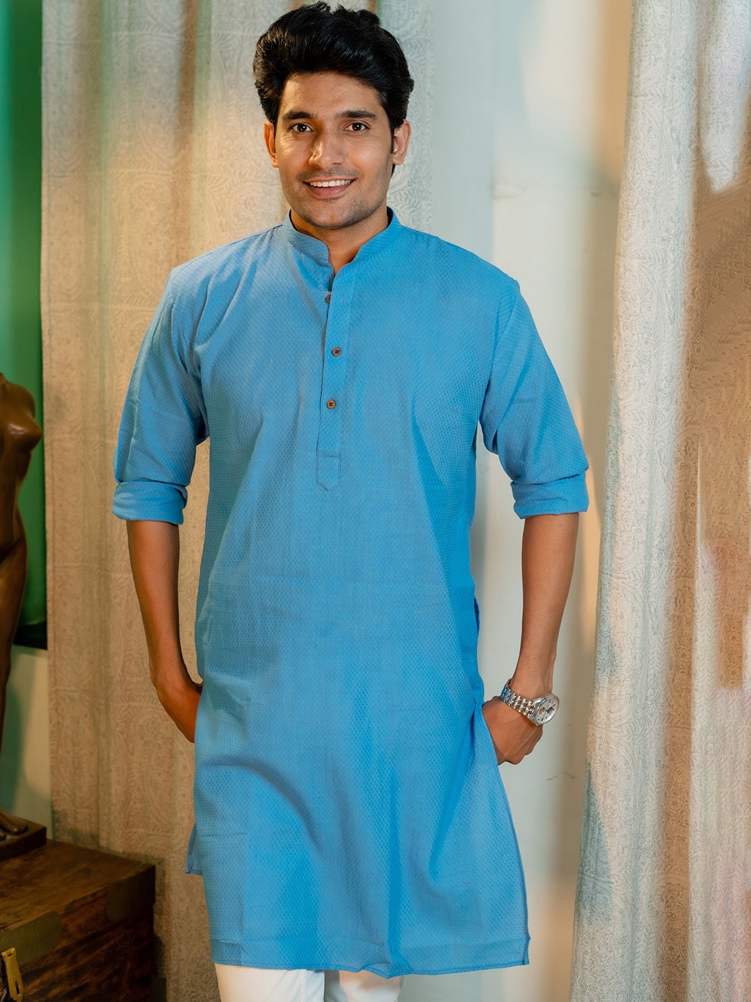 

Shasak Woven Design Mandarin Collar Cotton Kurta, Blue