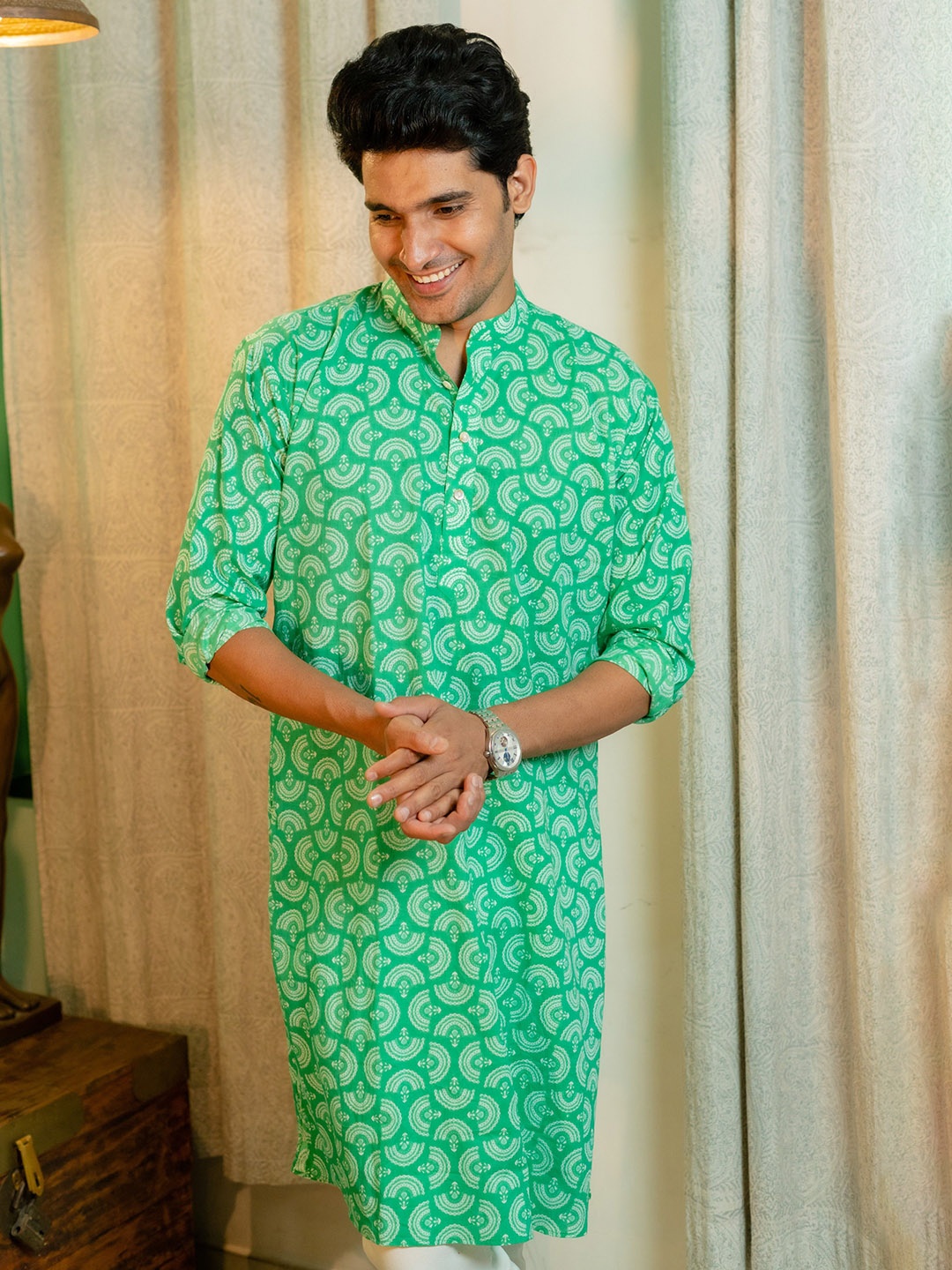 

Shasak Ethnic Motifs Printed Mandarin Collar Cotton Straight Kurta, Green