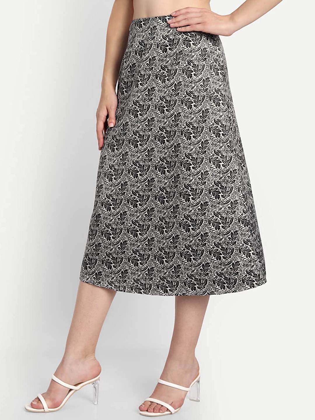 

BELAVINE Floral Printed Flared High Rise Skirt, Grey