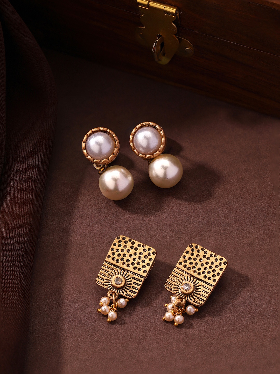 

Priyaasi Set Of 2 Gold-Plated Contemporary Drop Earrings
