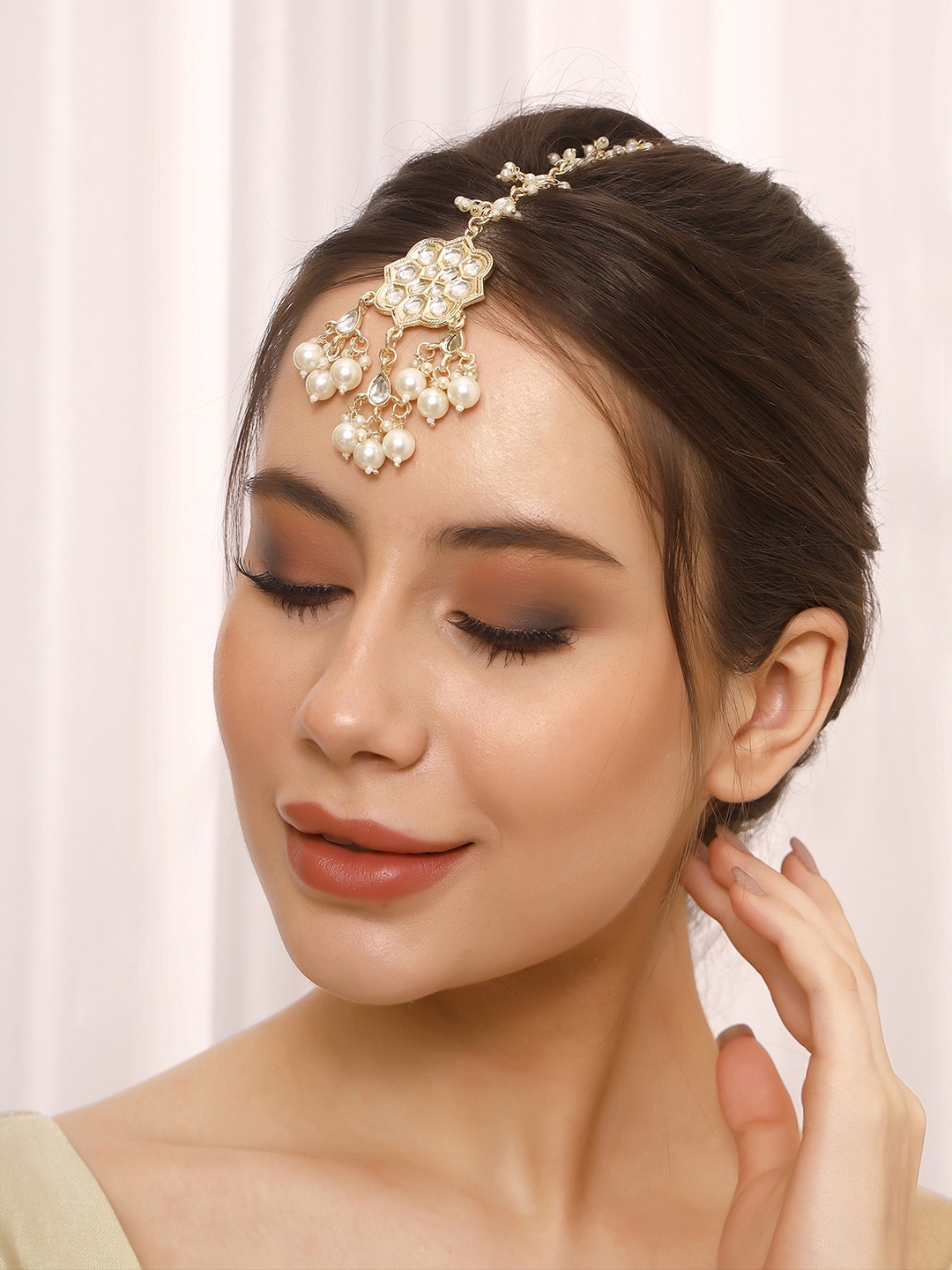 

Priyaasi Flower Shaped Kundan-Studded & Beaded Maang Tikka, Gold
