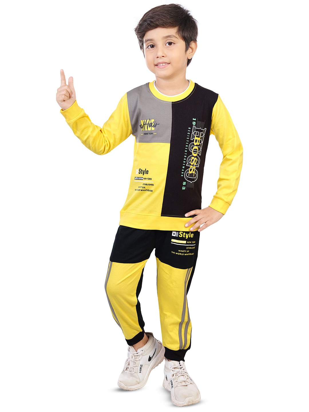 

BAESD Boys Printed Pure Cotton T-shirt With Joggers, Yellow