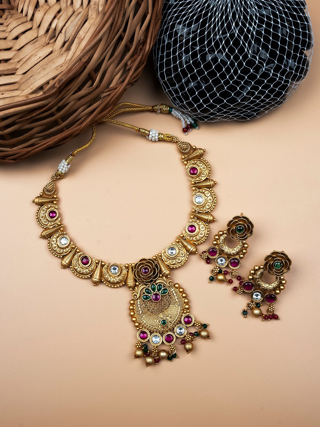 

StileAdda Gold-Plated Stone-Studded & Beaded Kempu Jewellery Set