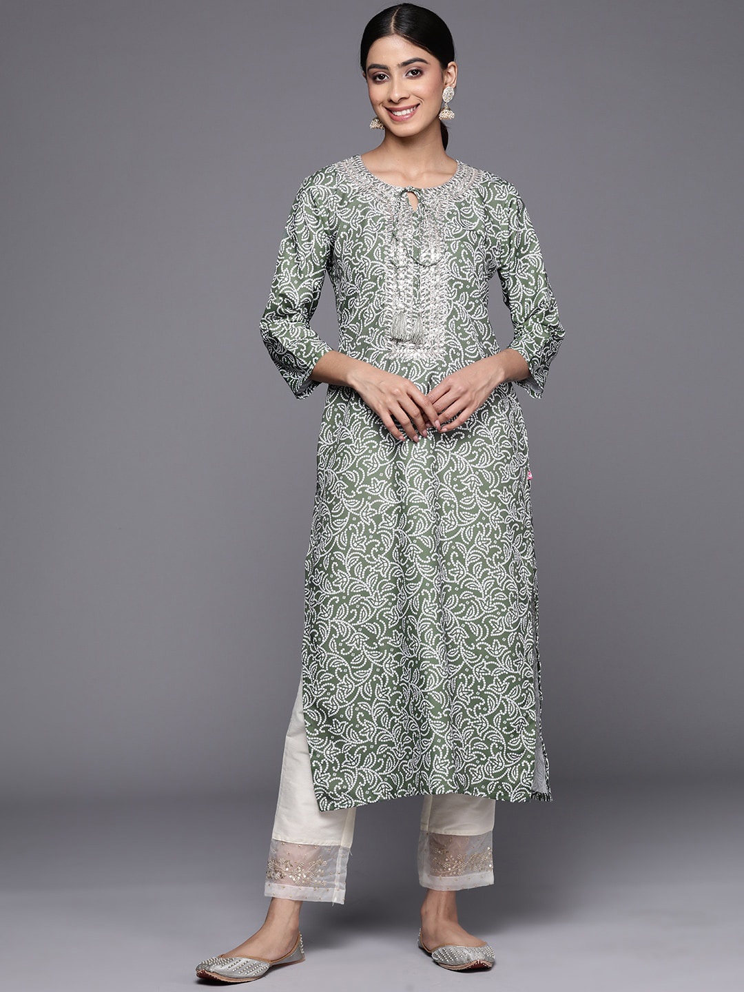 

KALINI Bandhani Printed Keyhole Neck Thread Work Straight Kurta, Green