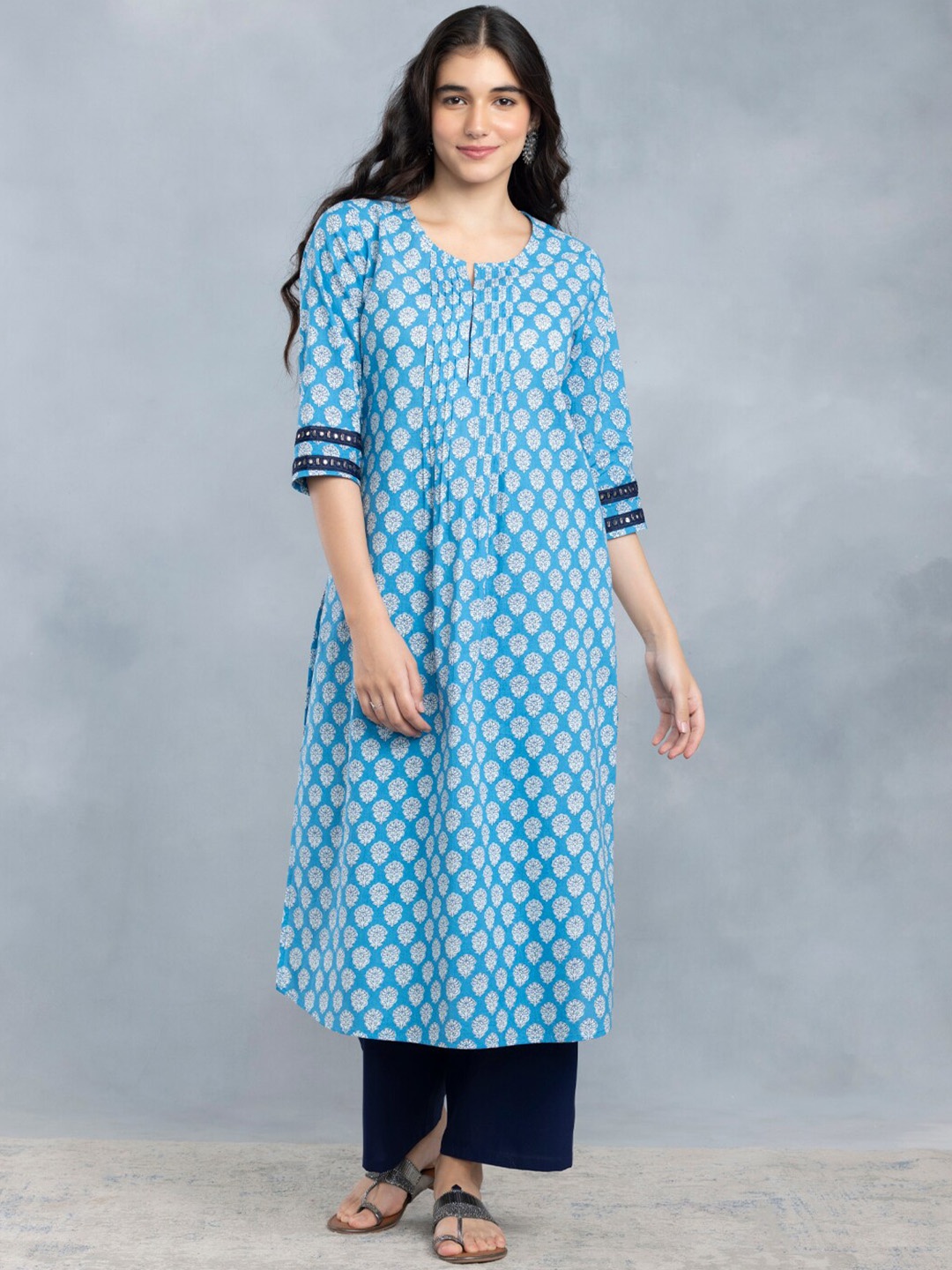 

SHAYE Ethnic Motifs Printed Pure Cotton Kurta with Trousers, Blue