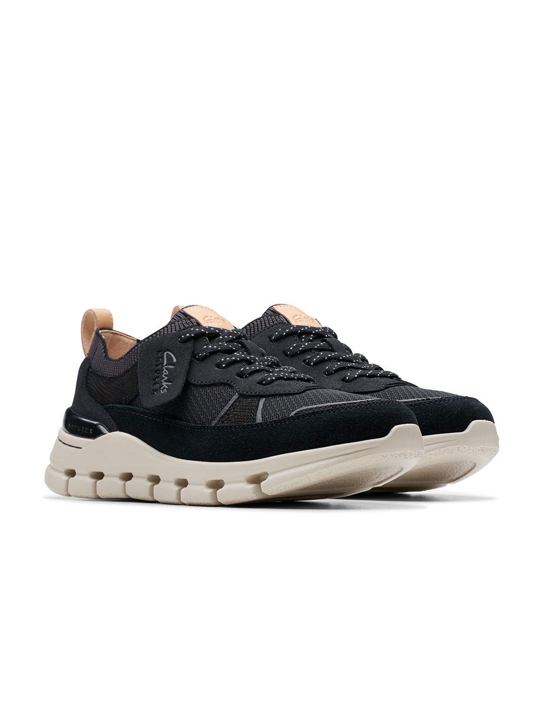 

Clarks Women Textured Round Toe Leather Sneakers, Black