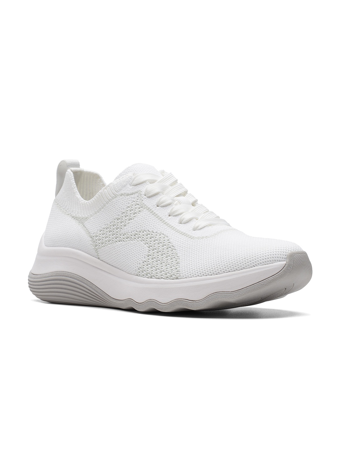 

Clarks Women Round Toe Textile Sneakers, White