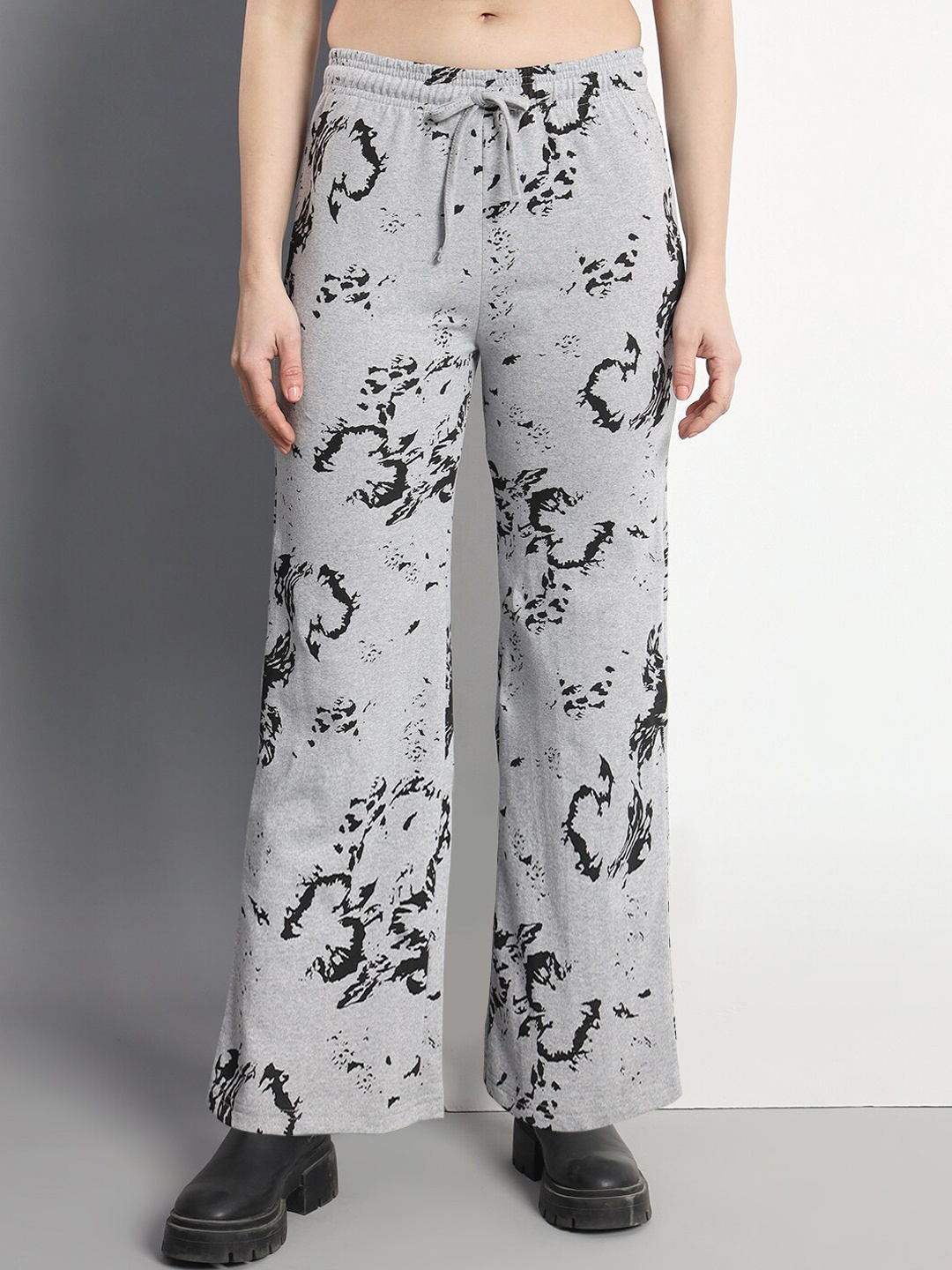 

Q-rious Women Printed Relaxed-Fit Track Pants, Grey