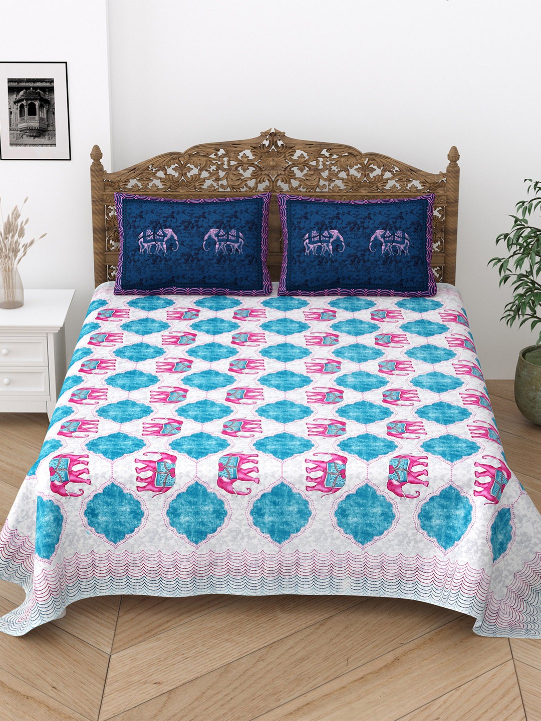 

Serene Decor Green & White Geometric 210 TC King Bedsheet with 2 Pillow Covers