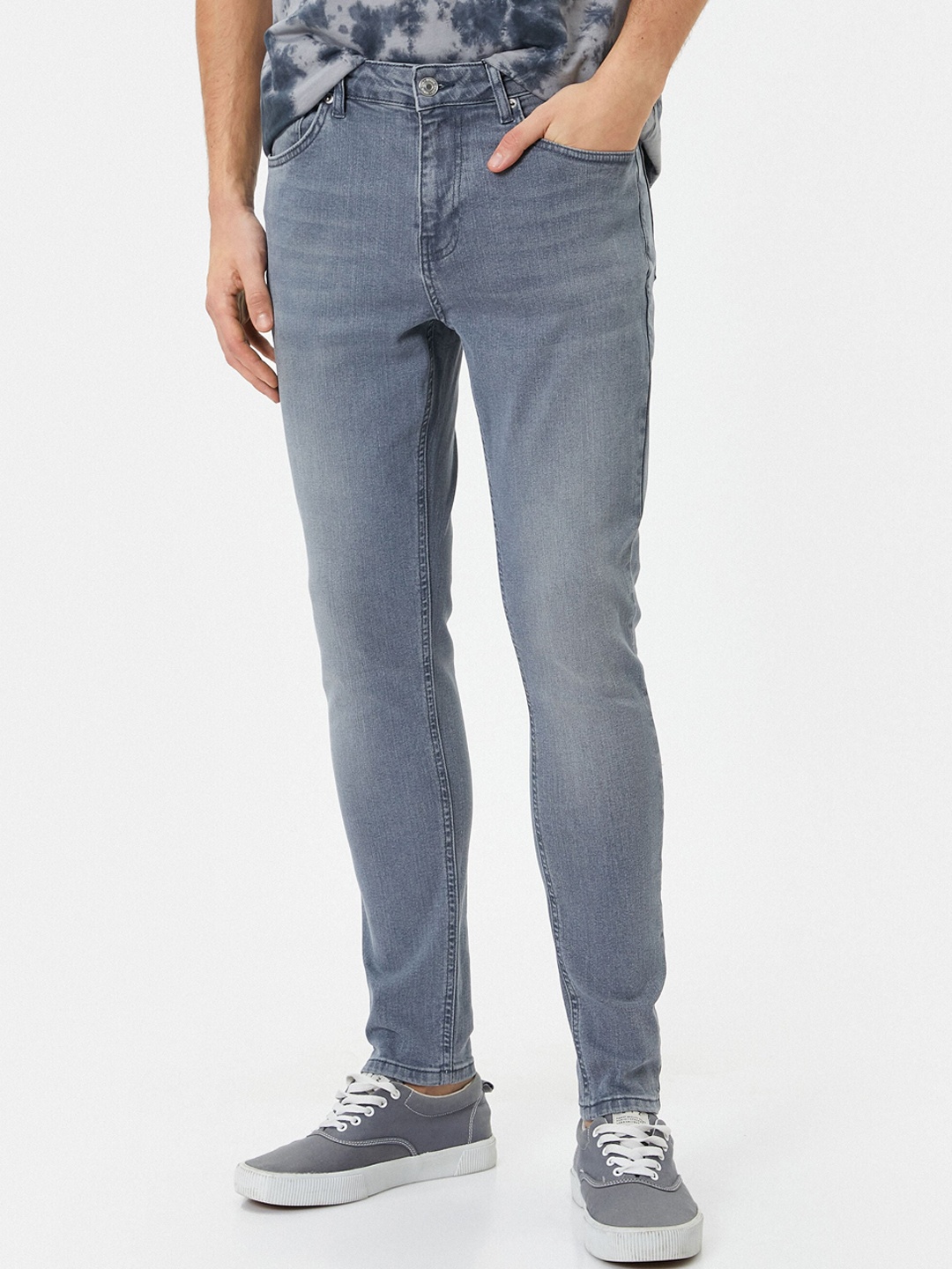 

Koton Men Heavy Fade Clean Look Stretchable Jeans, Blue
