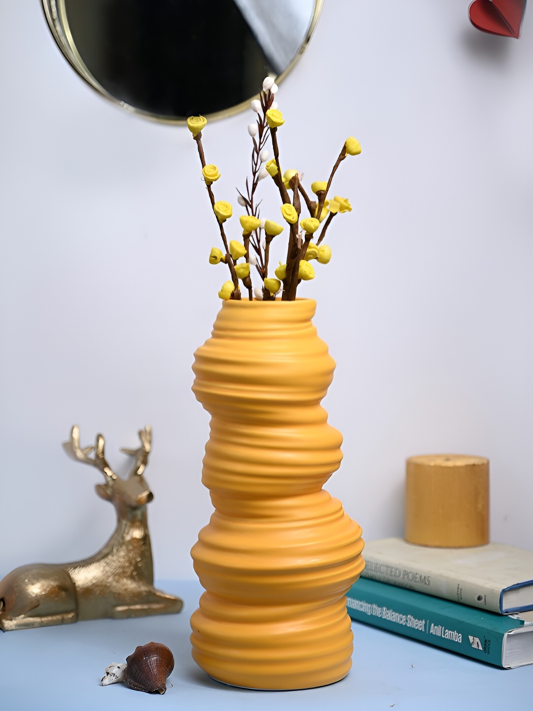 

MARKET99 Yellow Spiral Pattern Ceramic Vase