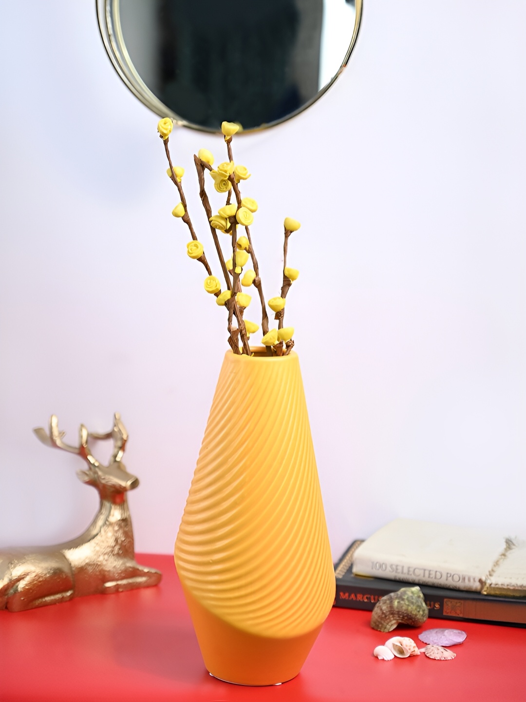 

MARKET99 Yellow Ribbed Ceramic Vase