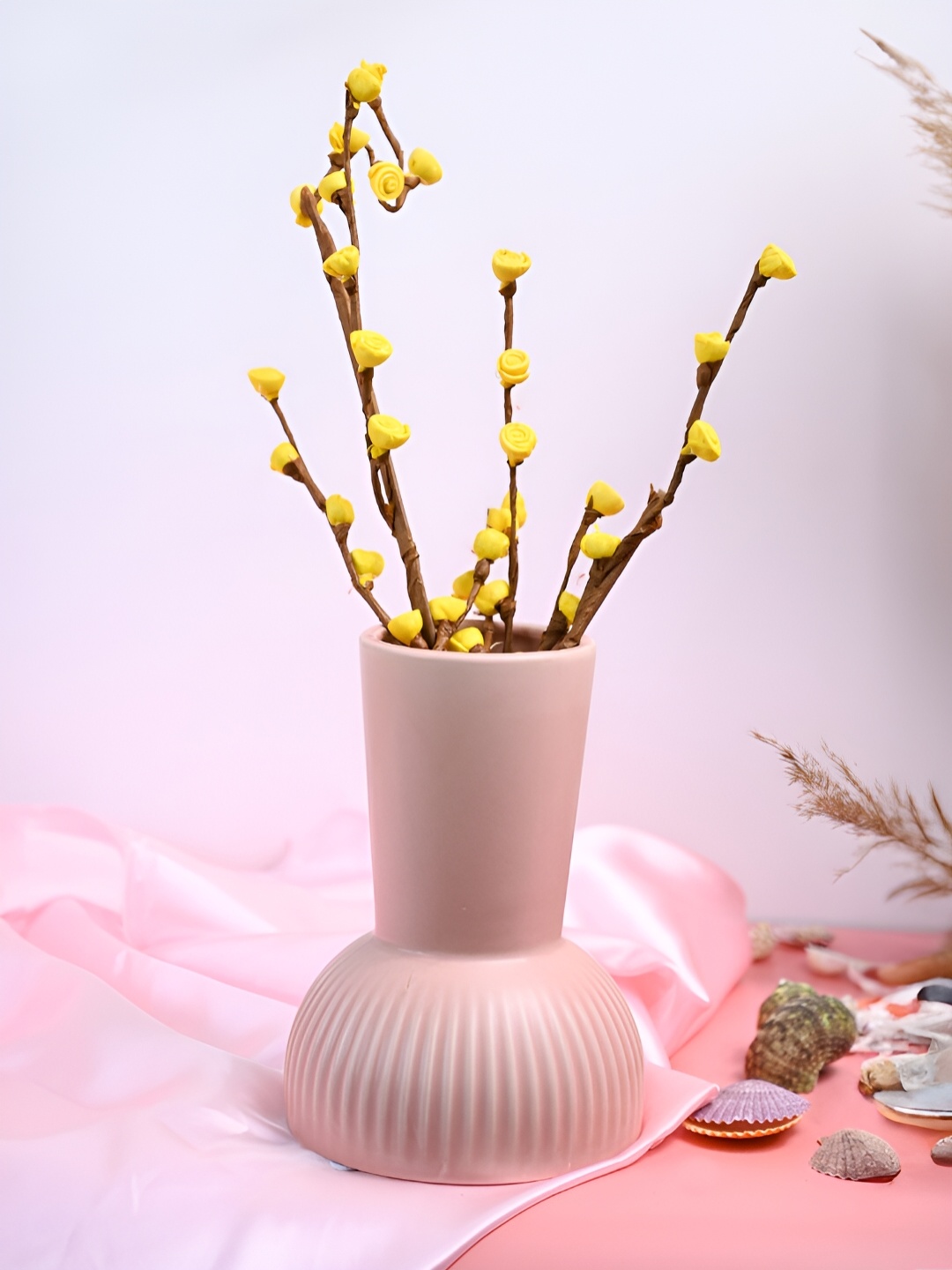 

MARKET99 Peach Ribbed Ceramic Vase