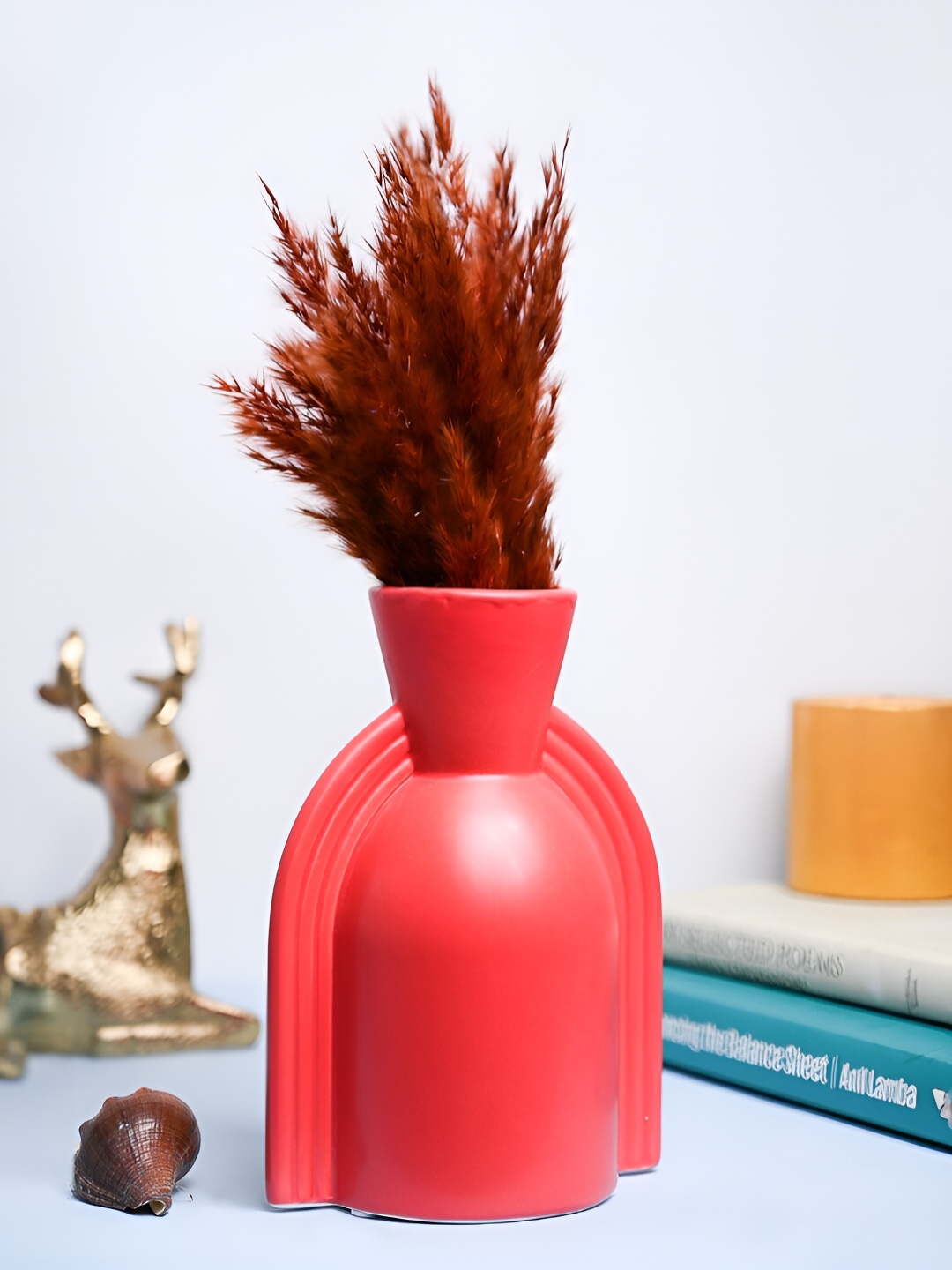 

MARKET99 Red Ribbed Ceramic Vase
