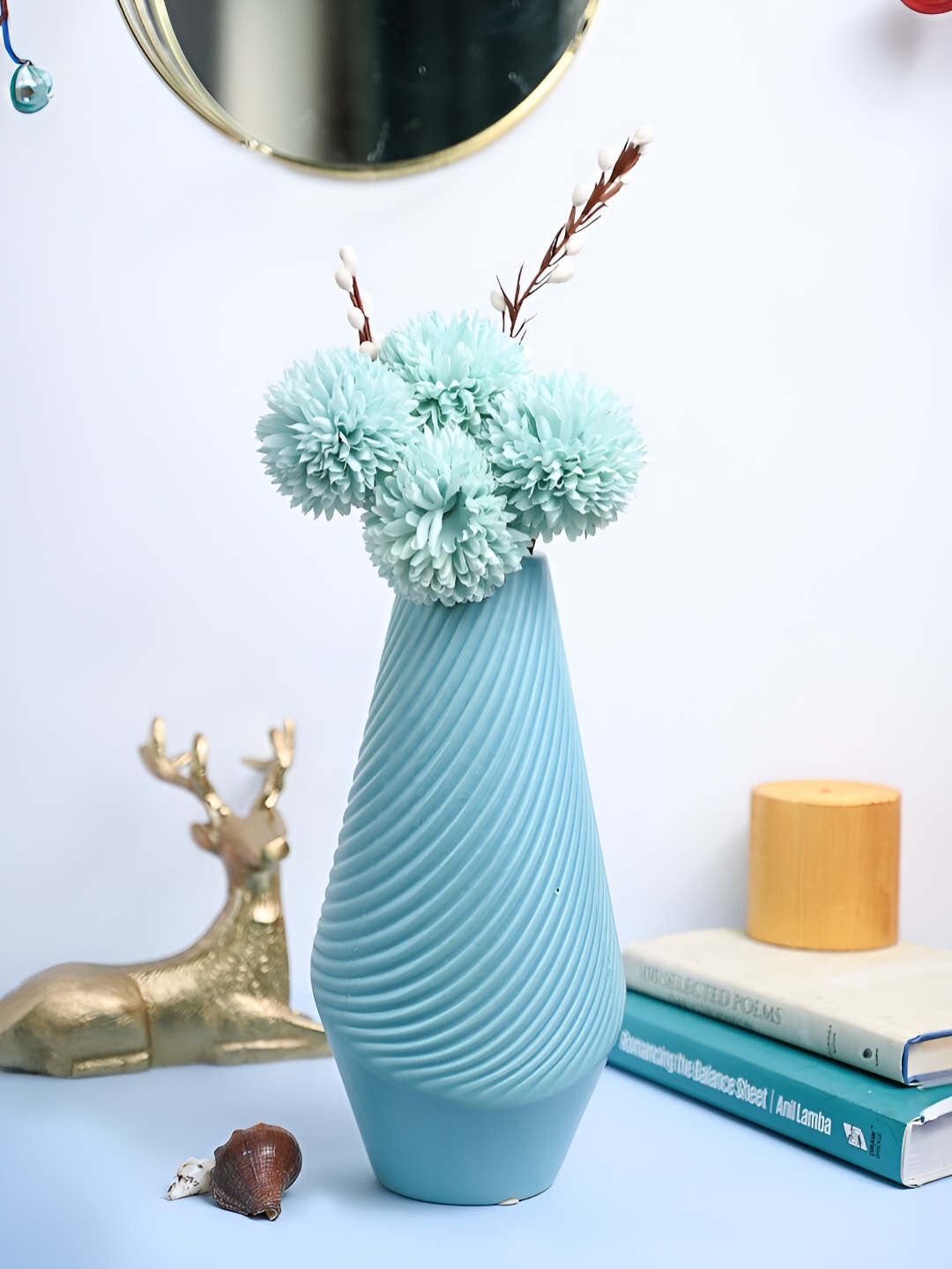 

MARKET99 Sky Blue Ribbed Pattern Ceramic Vase