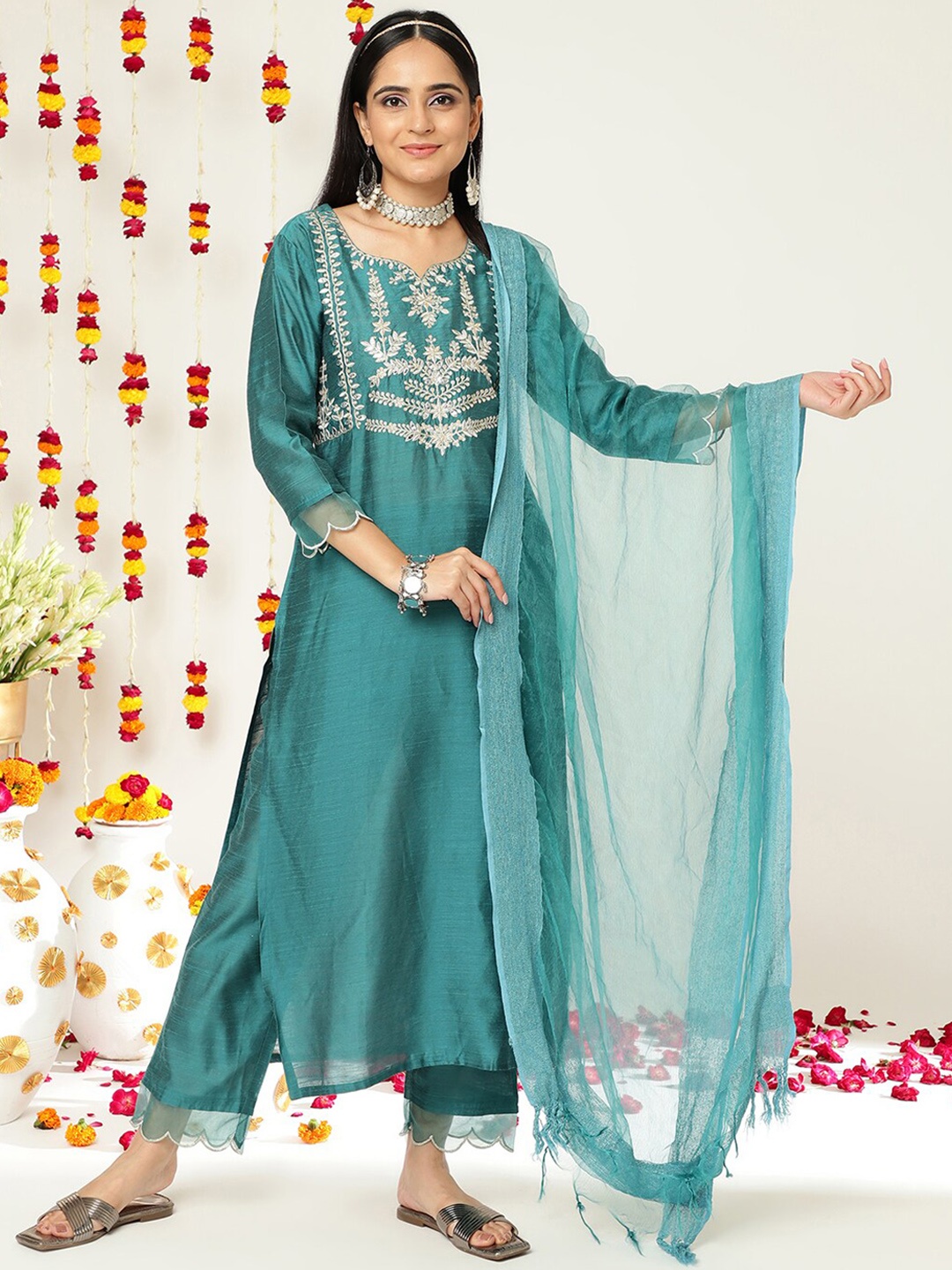 

KALINI Floral Yoke Design Regular Gotta Patti Kurta with Trousers & Dupatta, Teal