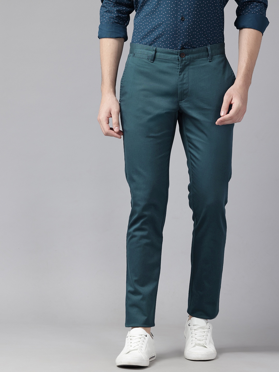 

Blackberrys Men Skinny Fit Low-Rise Chinos, Teal