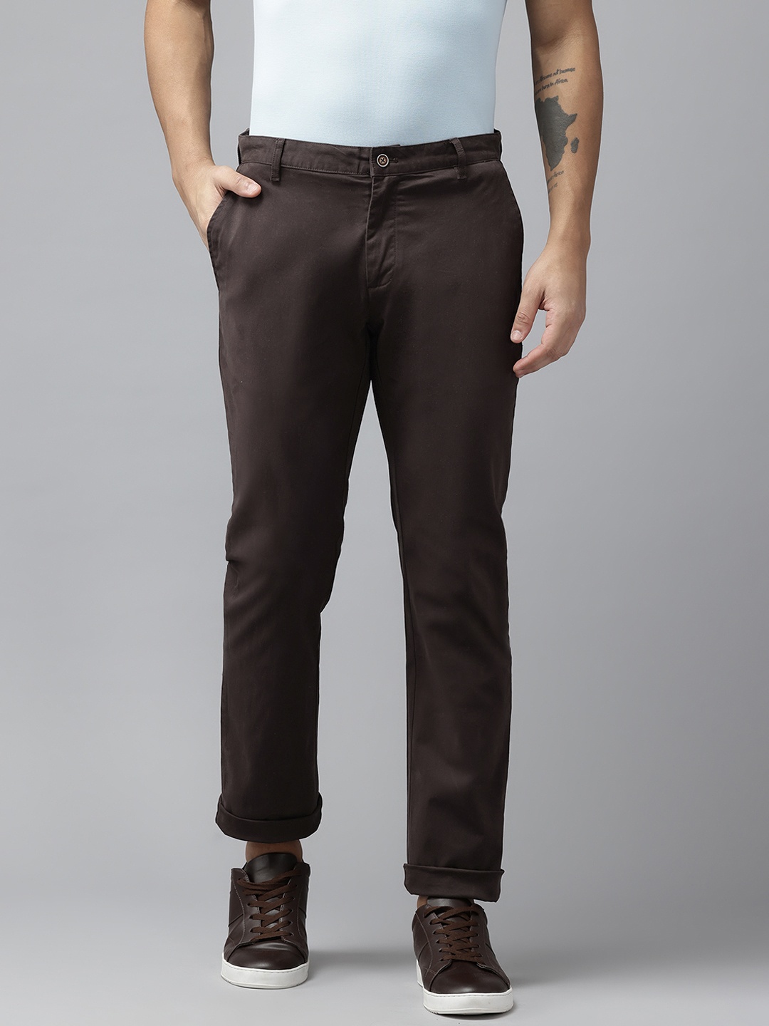 

Blackberrys Men Slim Fit Low-Rise Trousers, Coffee brown