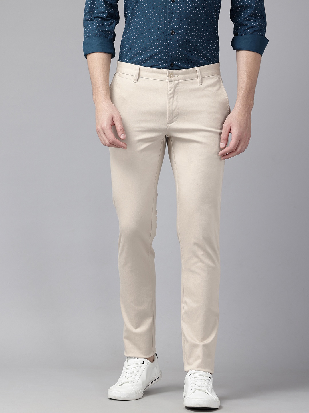 

Blackberrys Men Skinny Fit Low-Rise Chinos, Beige