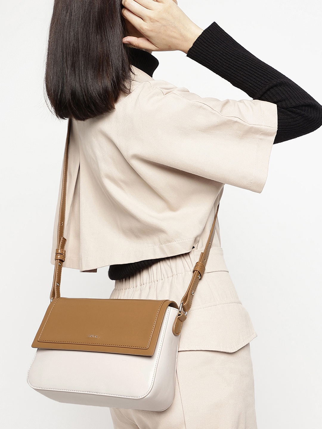 

IRTH Colourblocked Structured Sling Bag, Nude