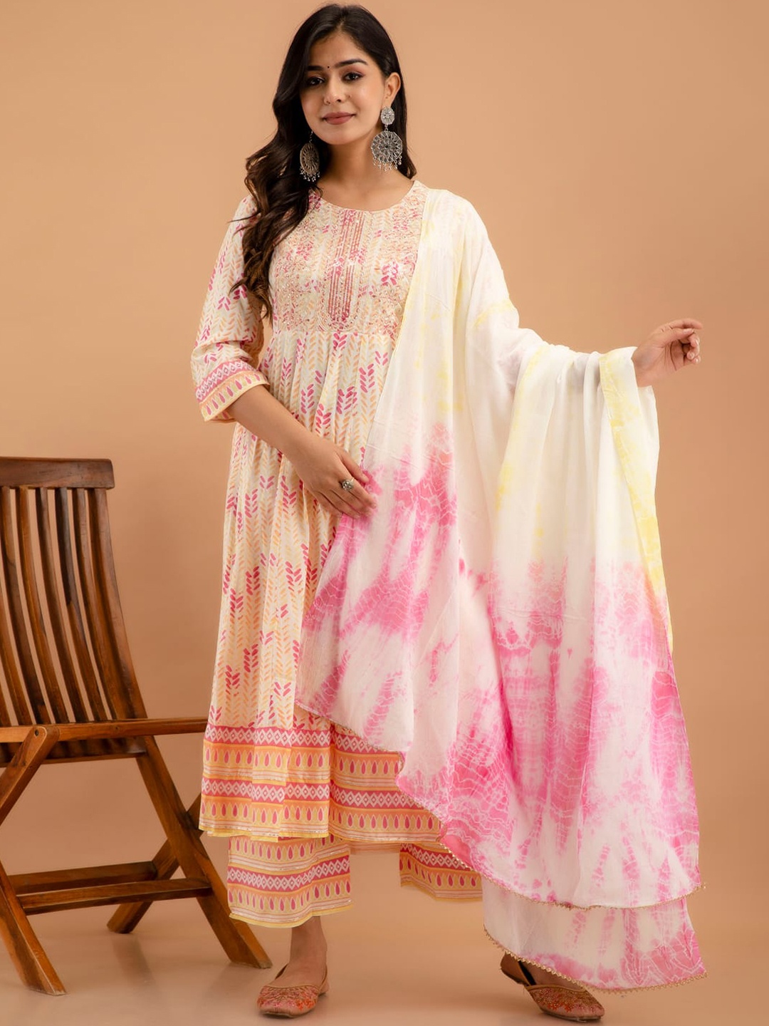 

SK2 Fashion Floral Printed Pleated Kurta With Trousers & Dupatta, Pink