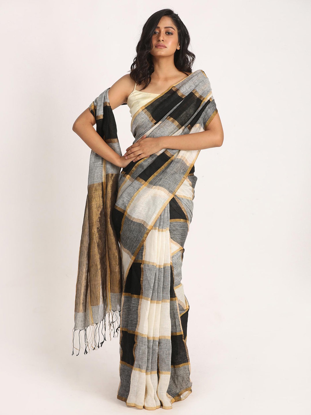 

Angoshobha Checked Pure Linen Saree, White
