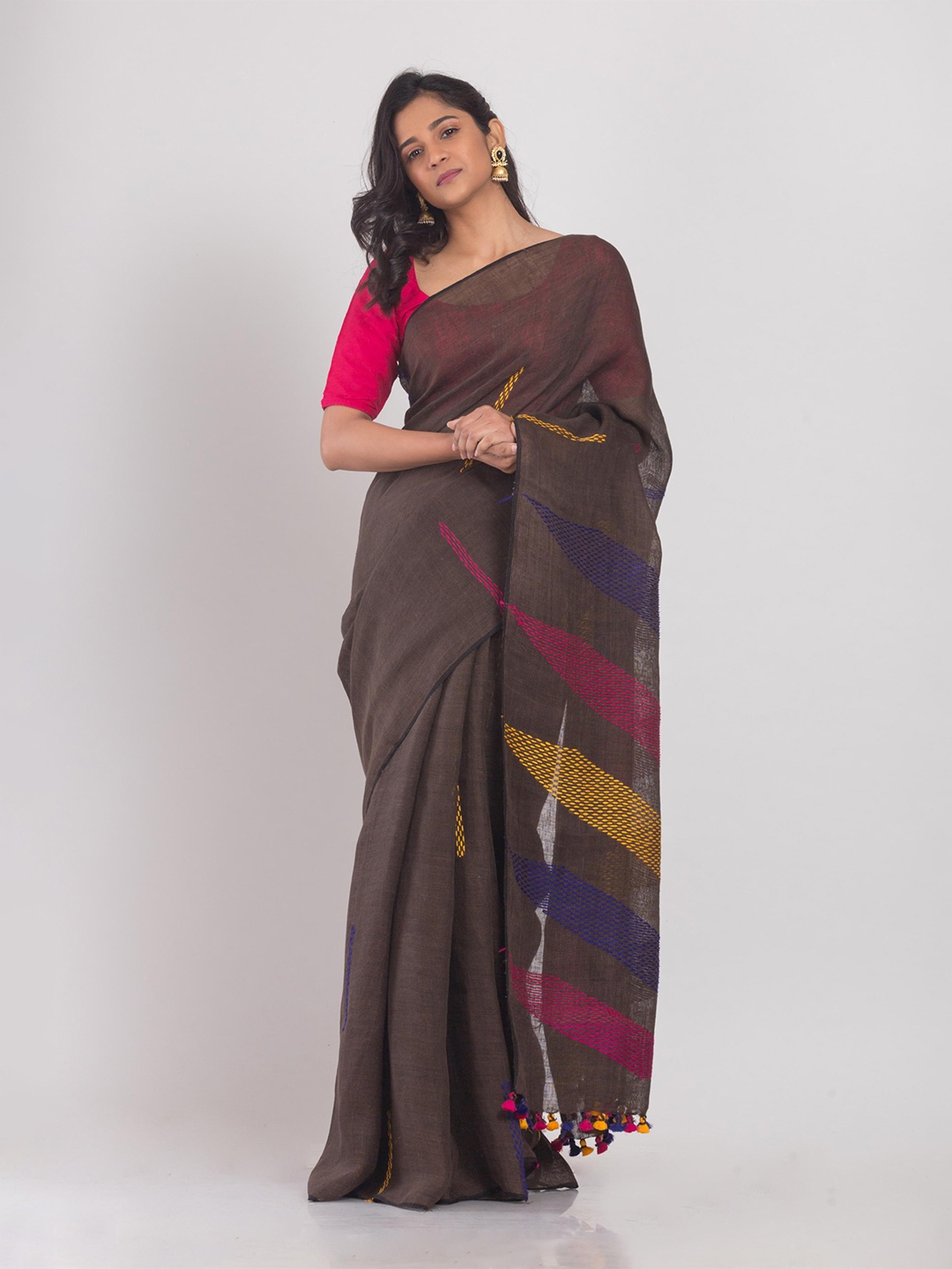 

Angoshobha Woven Design Printed Pure Linen Saree, Brown