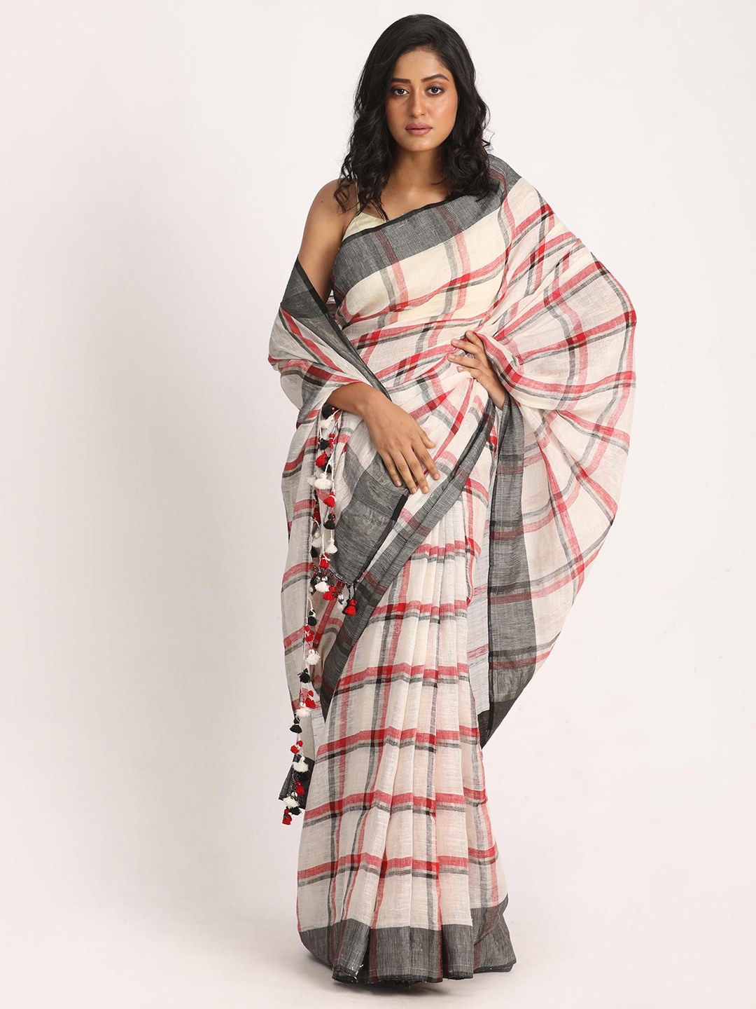 

Angoshobha Checked Pure Linen Saree, Off white