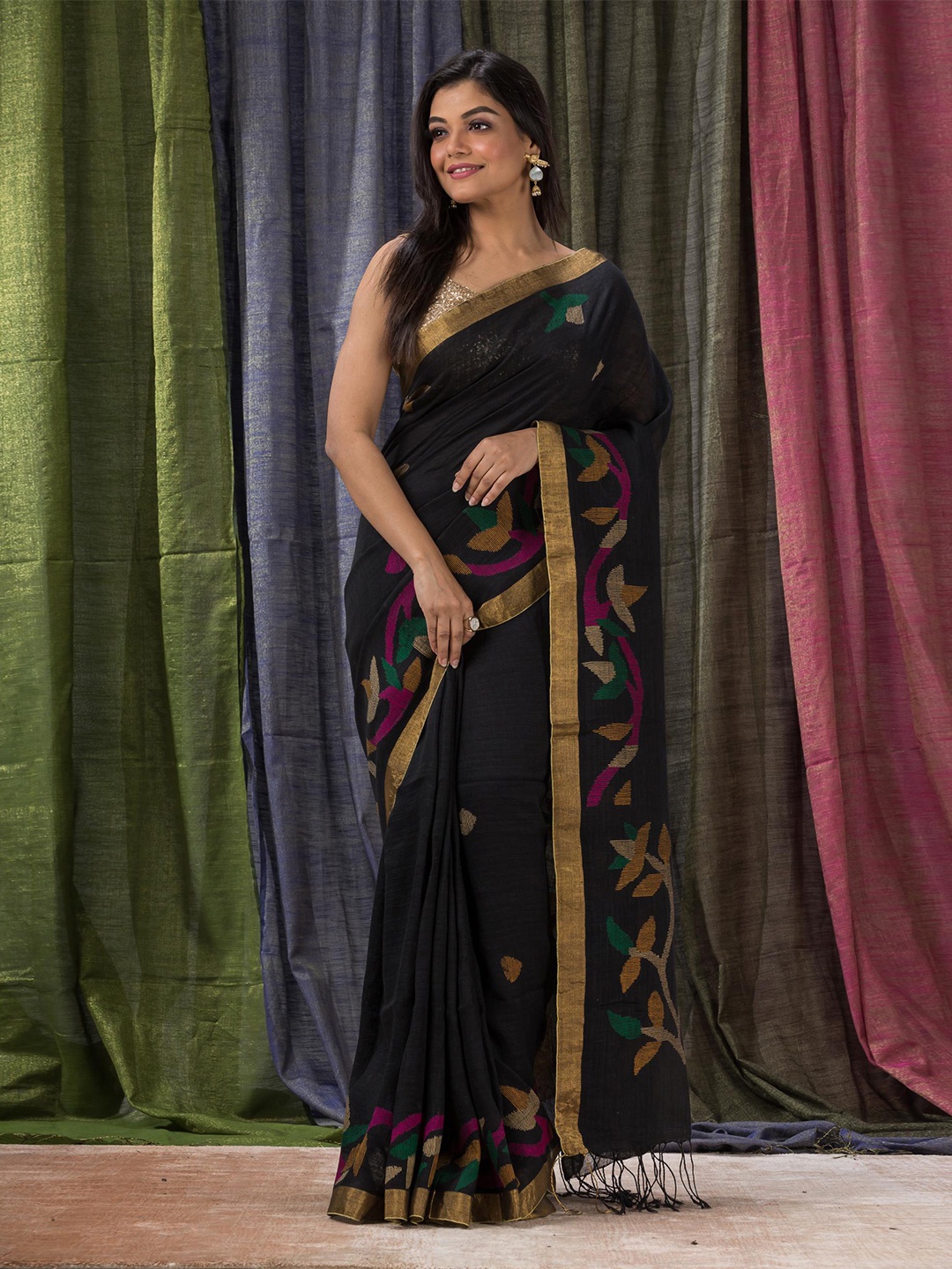 

Angoshobha Floral Woven Design Zari Pure Linen Jamdani Saree, Black